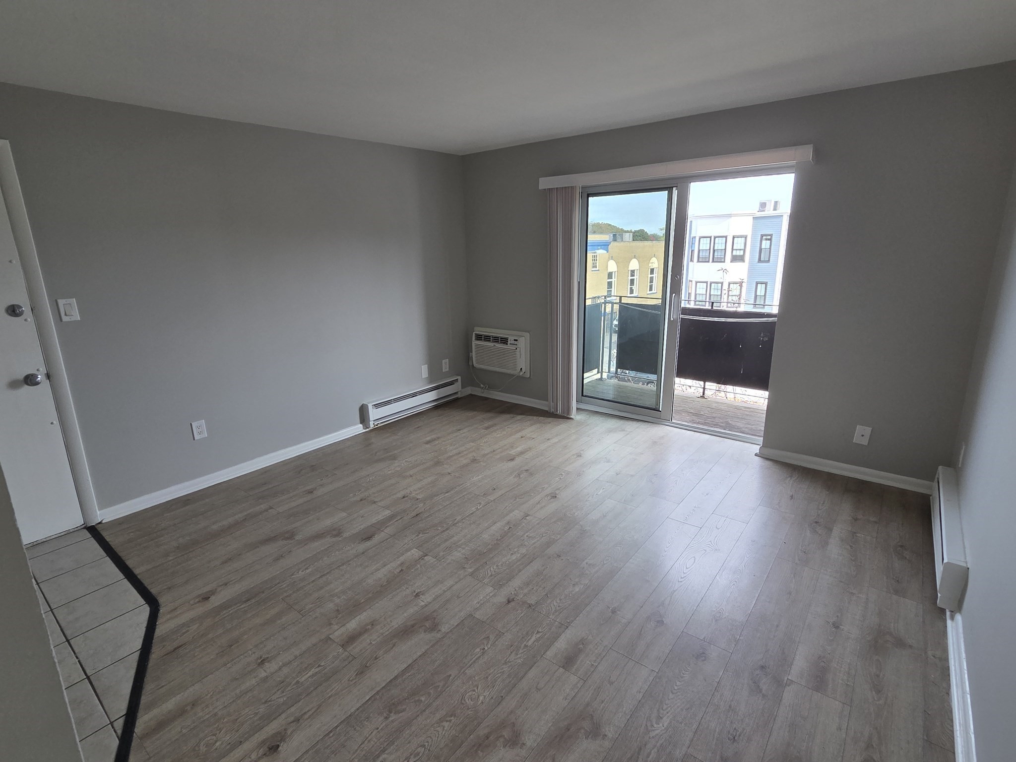 815 Morton # 20 Property Photo 4