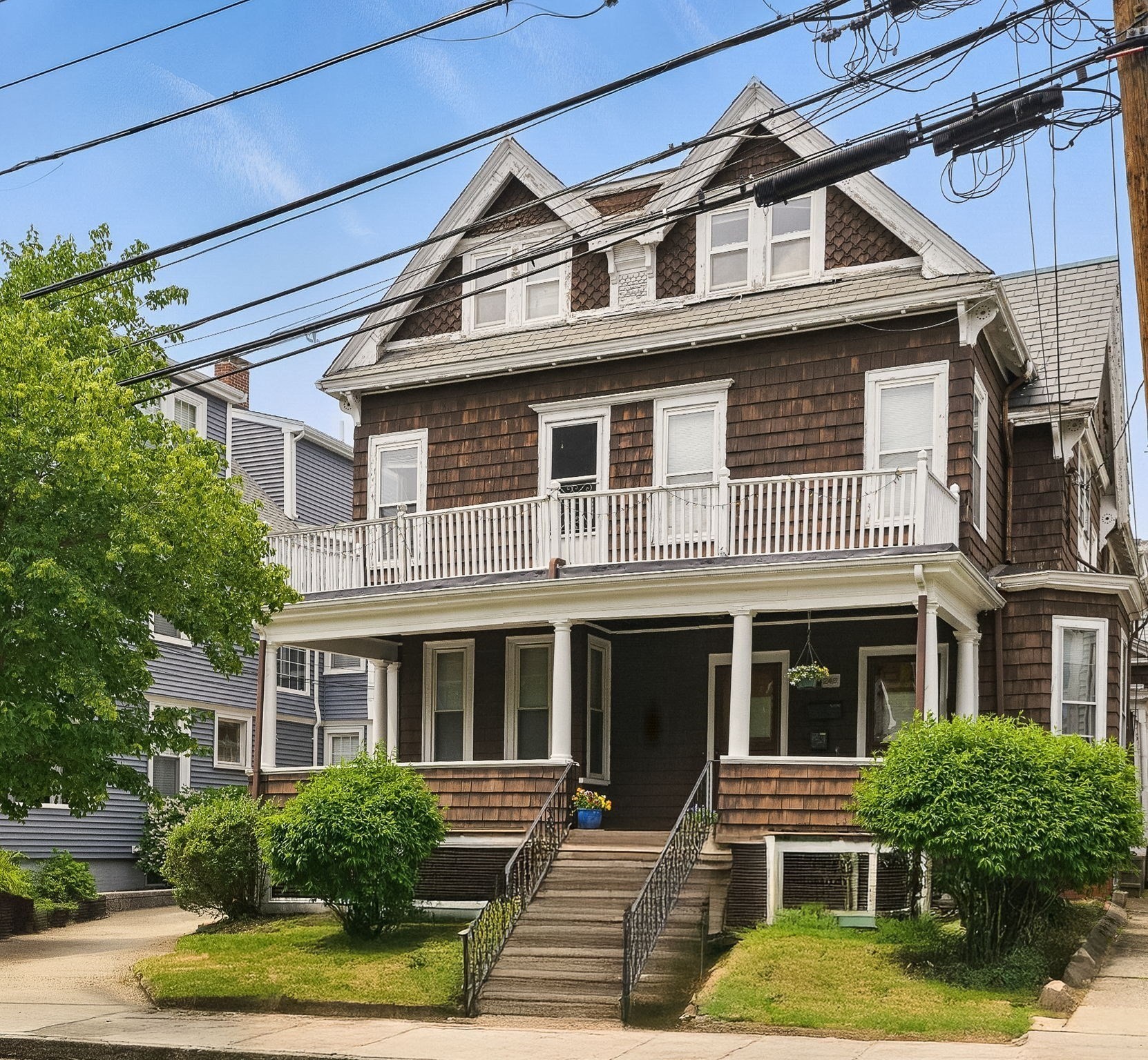 246 School St Property Photo 1