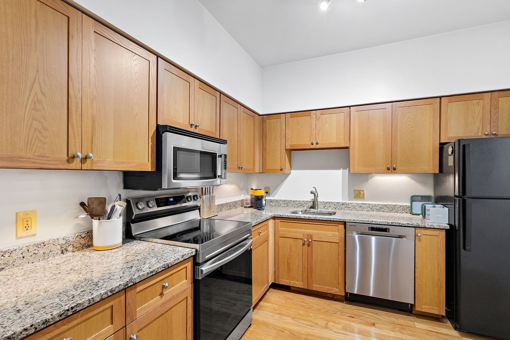 106 13th Street # 216 Property Photo 1