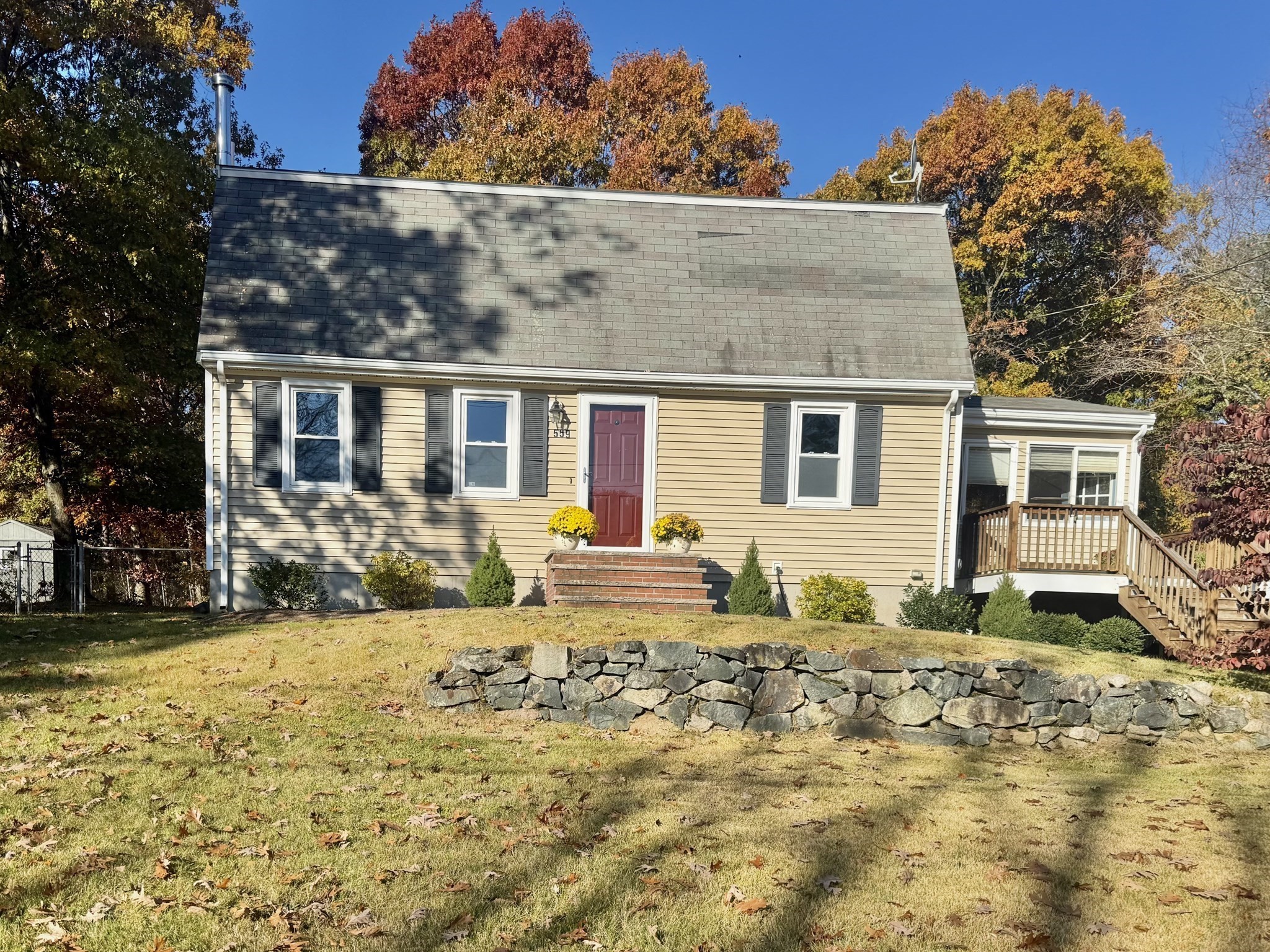 559 Chestnut St Property Photo 1
