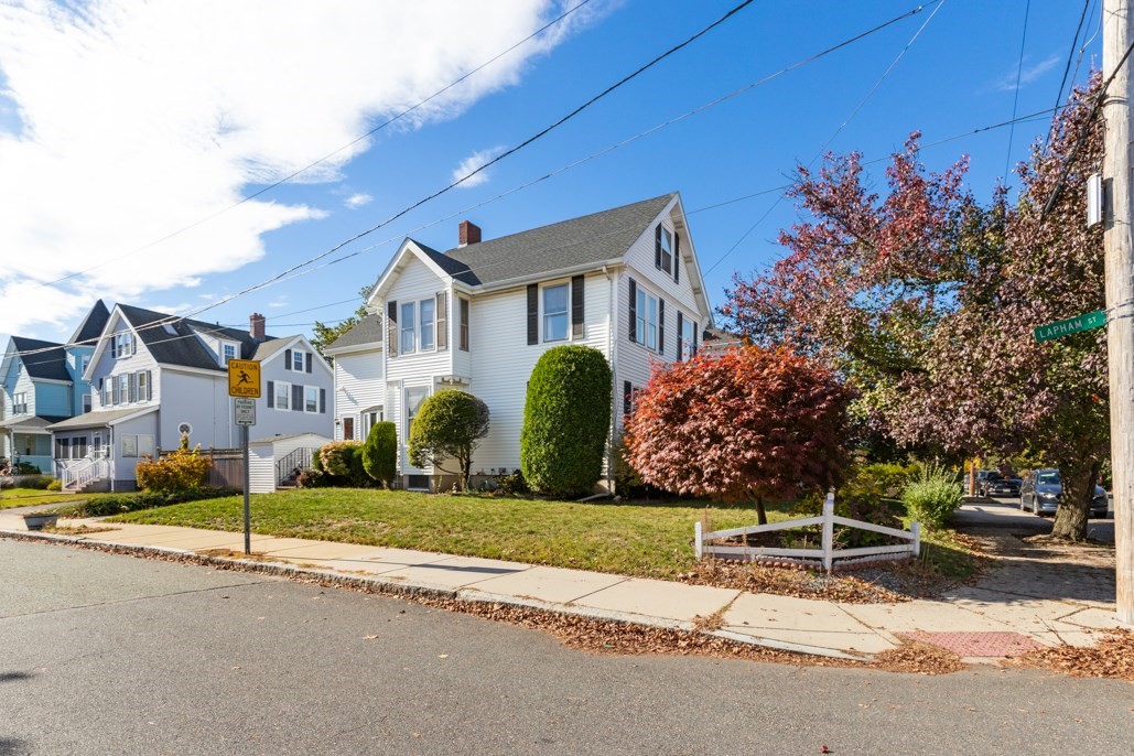 49 Cushing St Property Photo 2