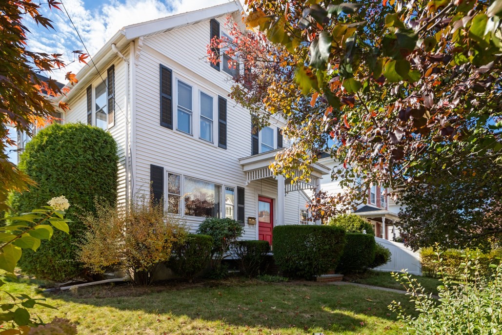 49 Cushing St Property Photo 3