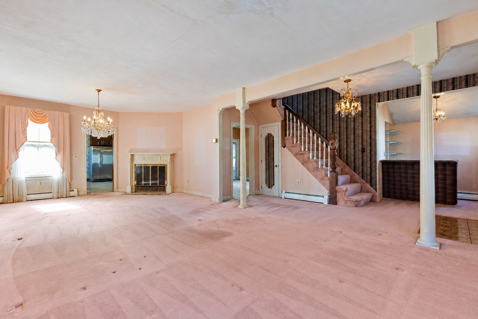 49 Cushing St Property Photo 7
