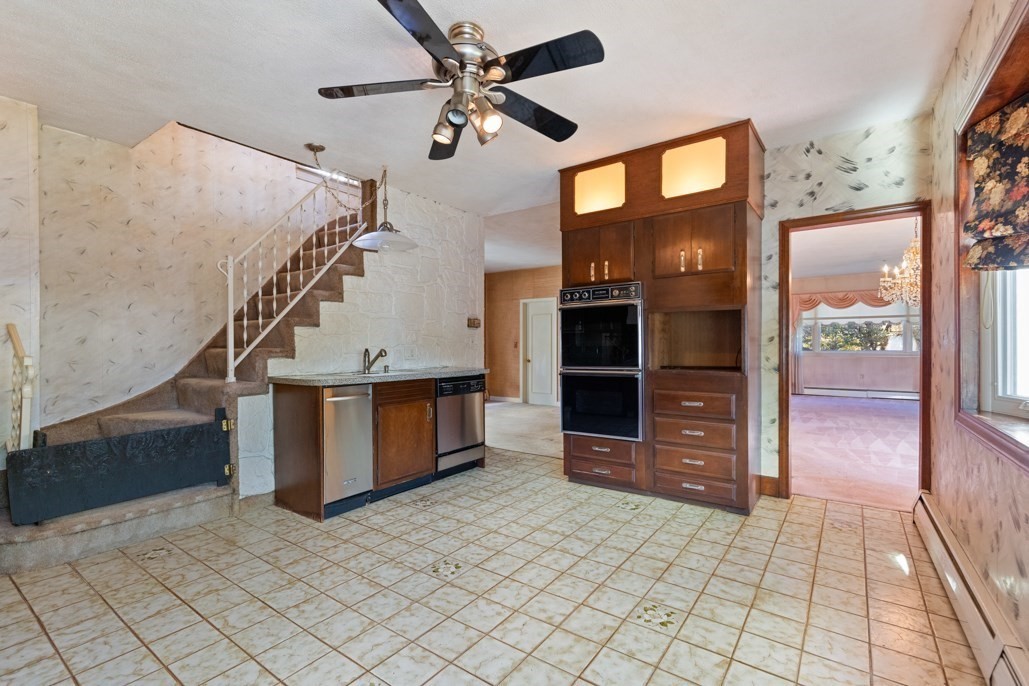 49 Cushing St Property Photo 15