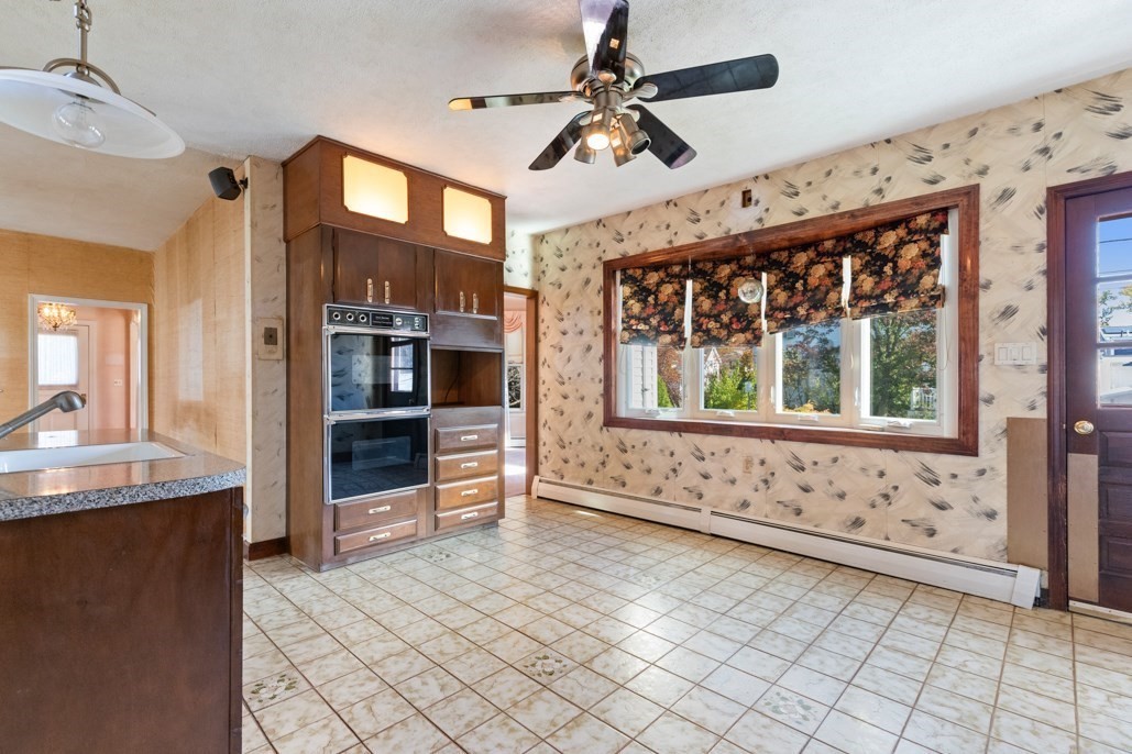 49 Cushing St Property Photo 16