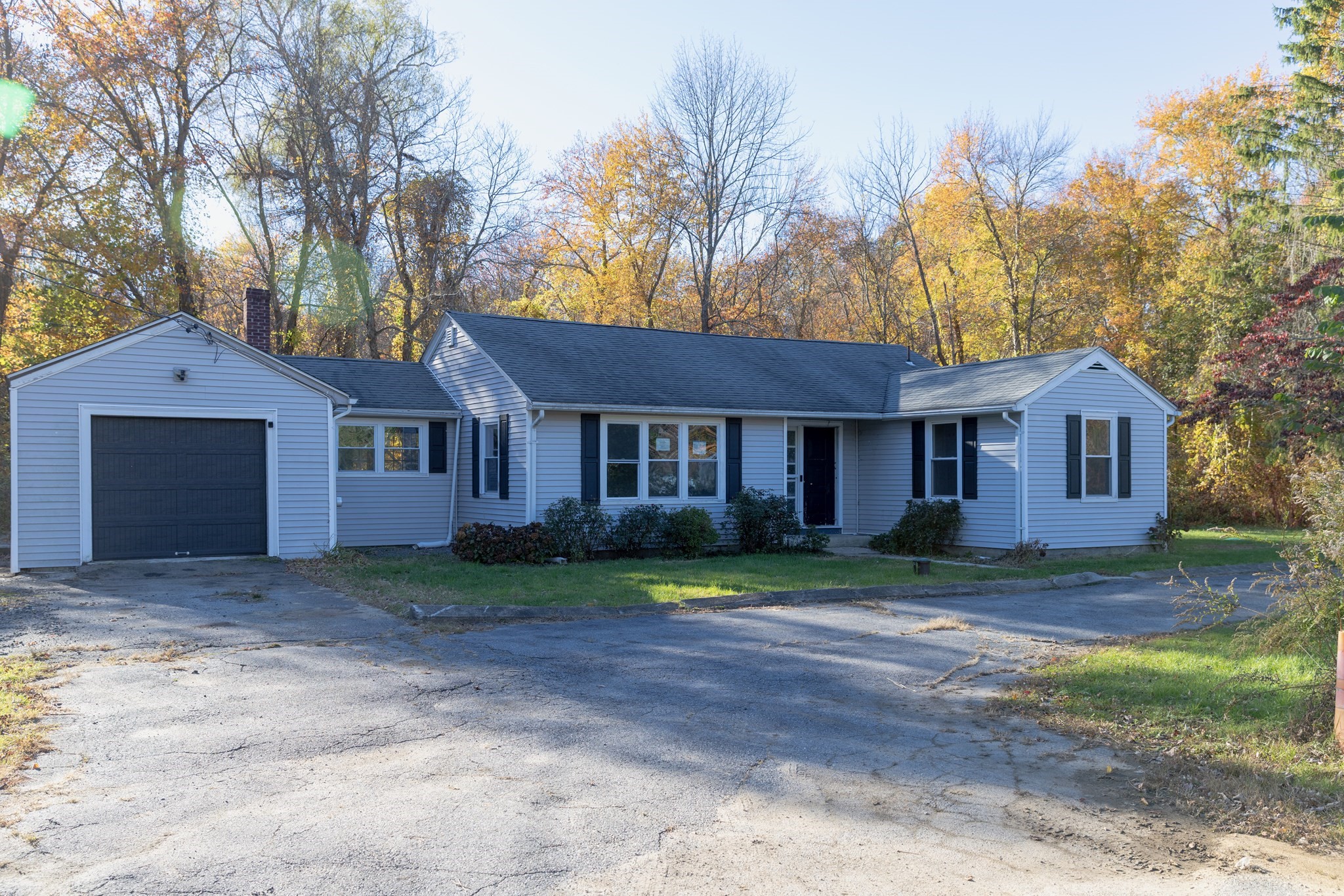 663 Danielson Pike Property Photo 1
