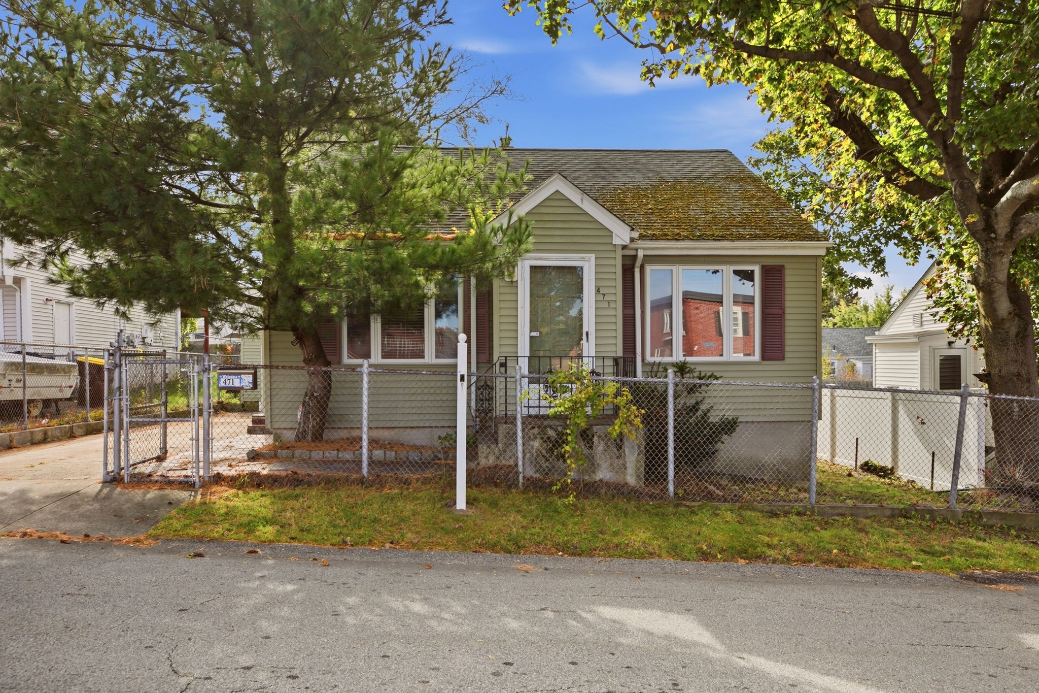 471 Pokross St. Property Photo 1