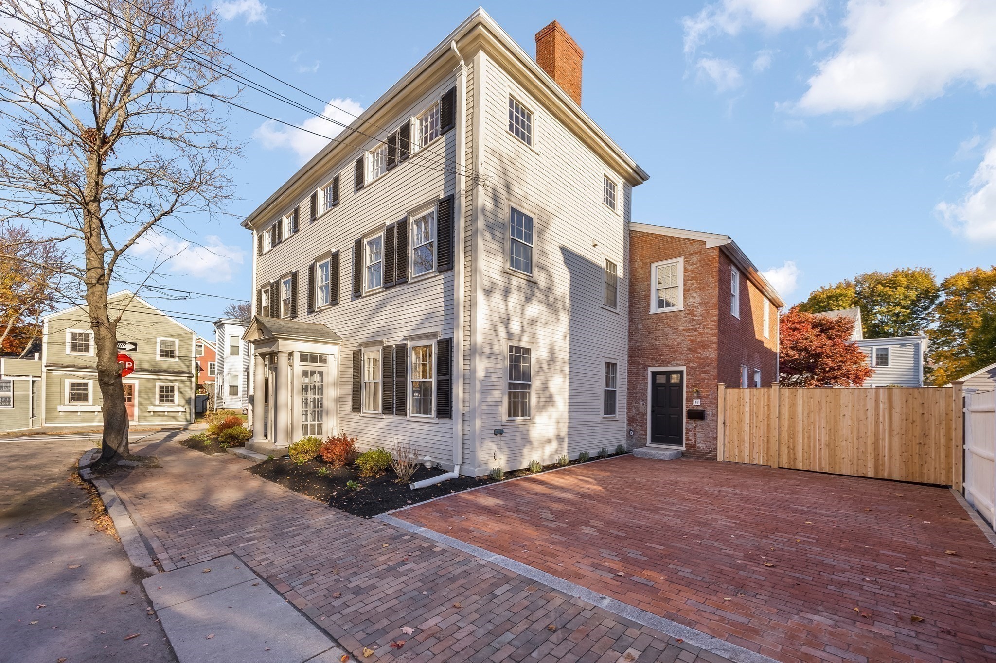 1 1/2 Fruit Street Property Photo 1
