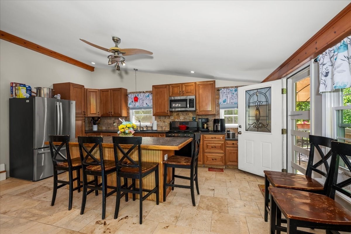 237 Boston Rd Property Photo 1