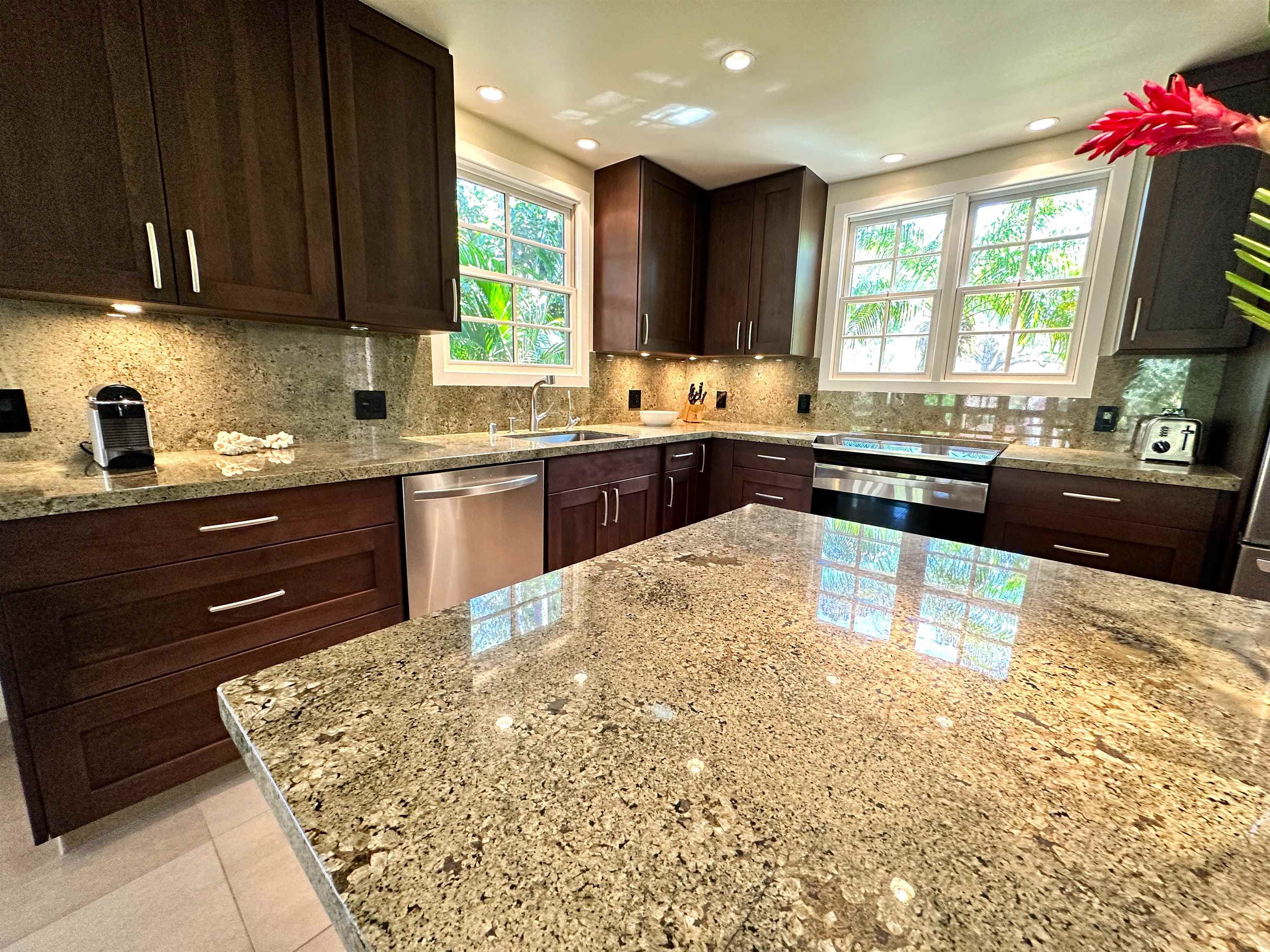 100 Lio Pl Property Photo 5