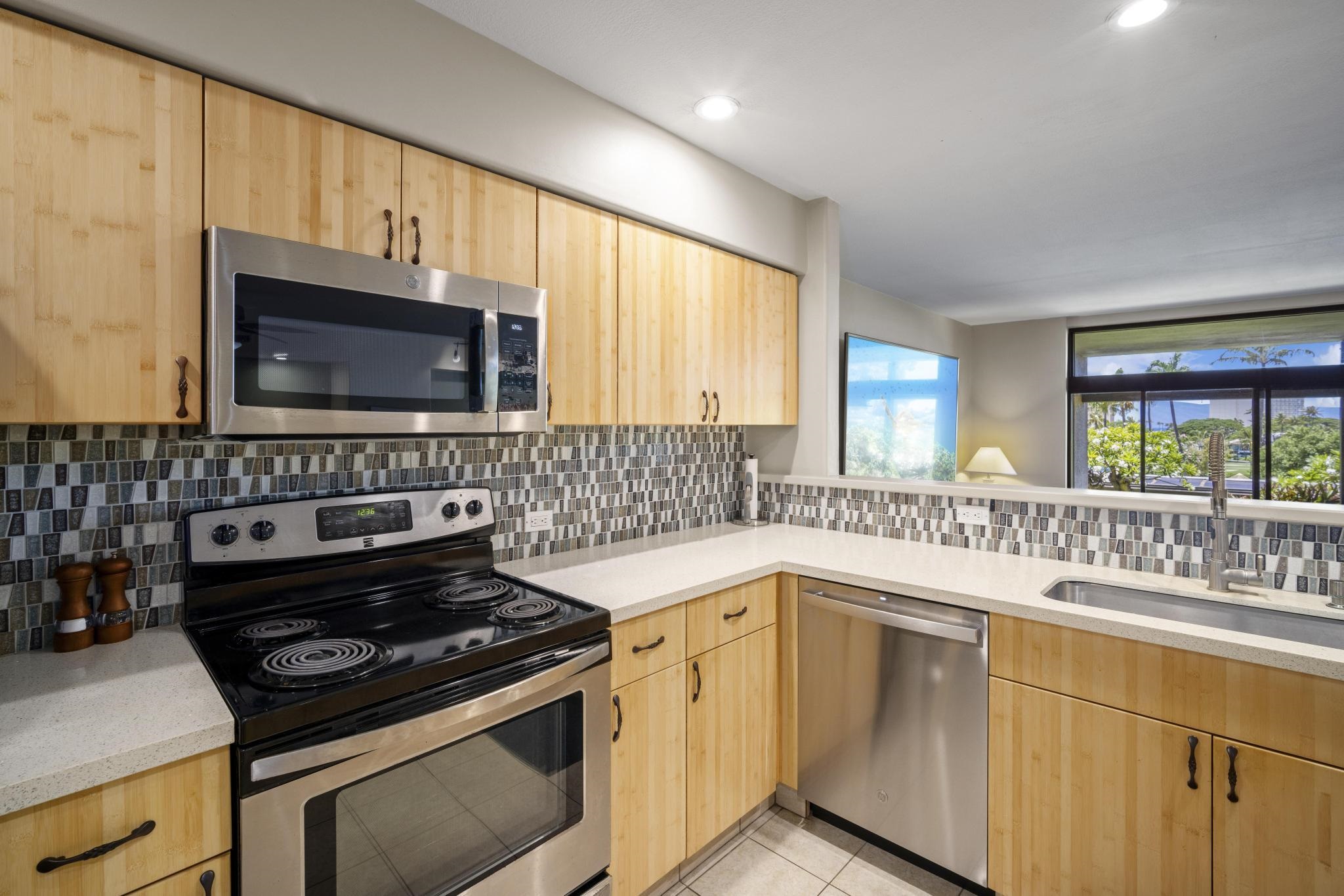 2560 Kekaa Dr Property Photo 3