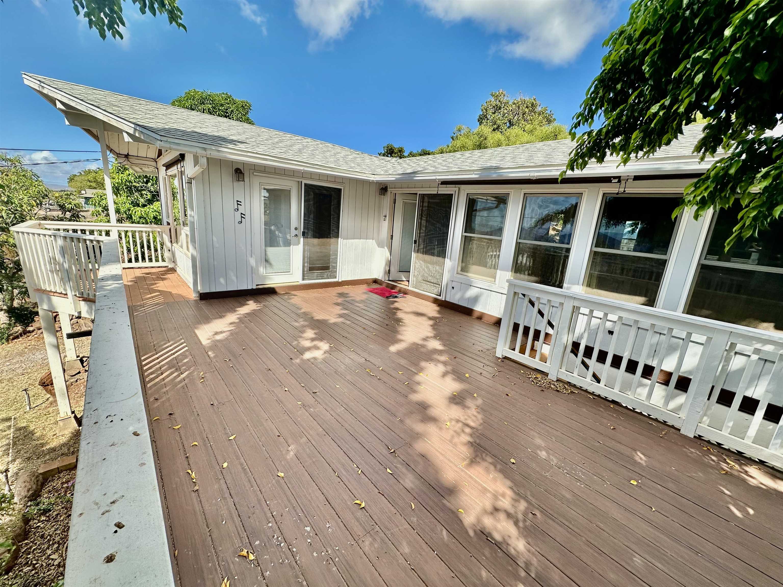 1085 Nauwe St Property Photo 9