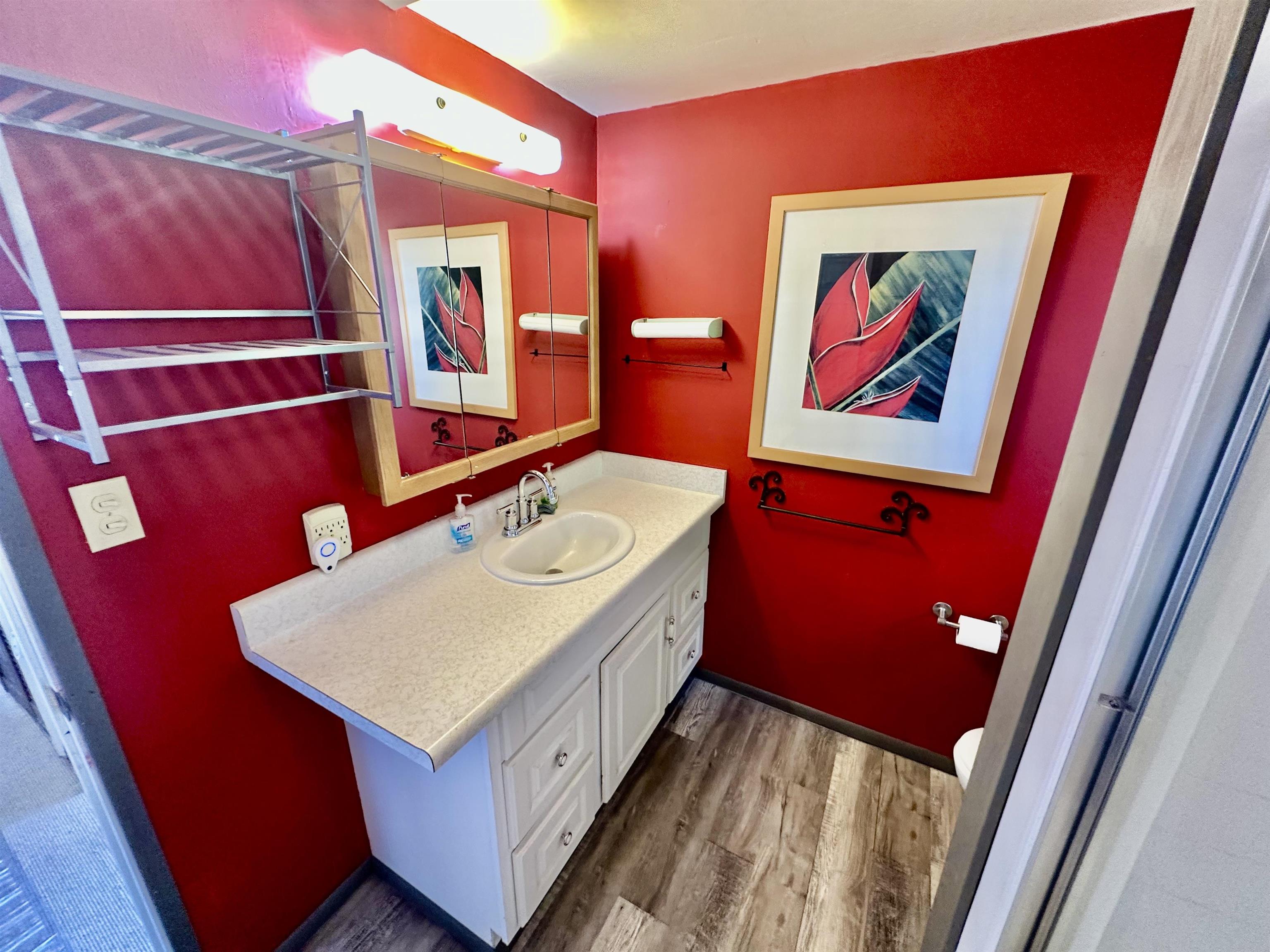 1085 Nauwe St Property Photo 27