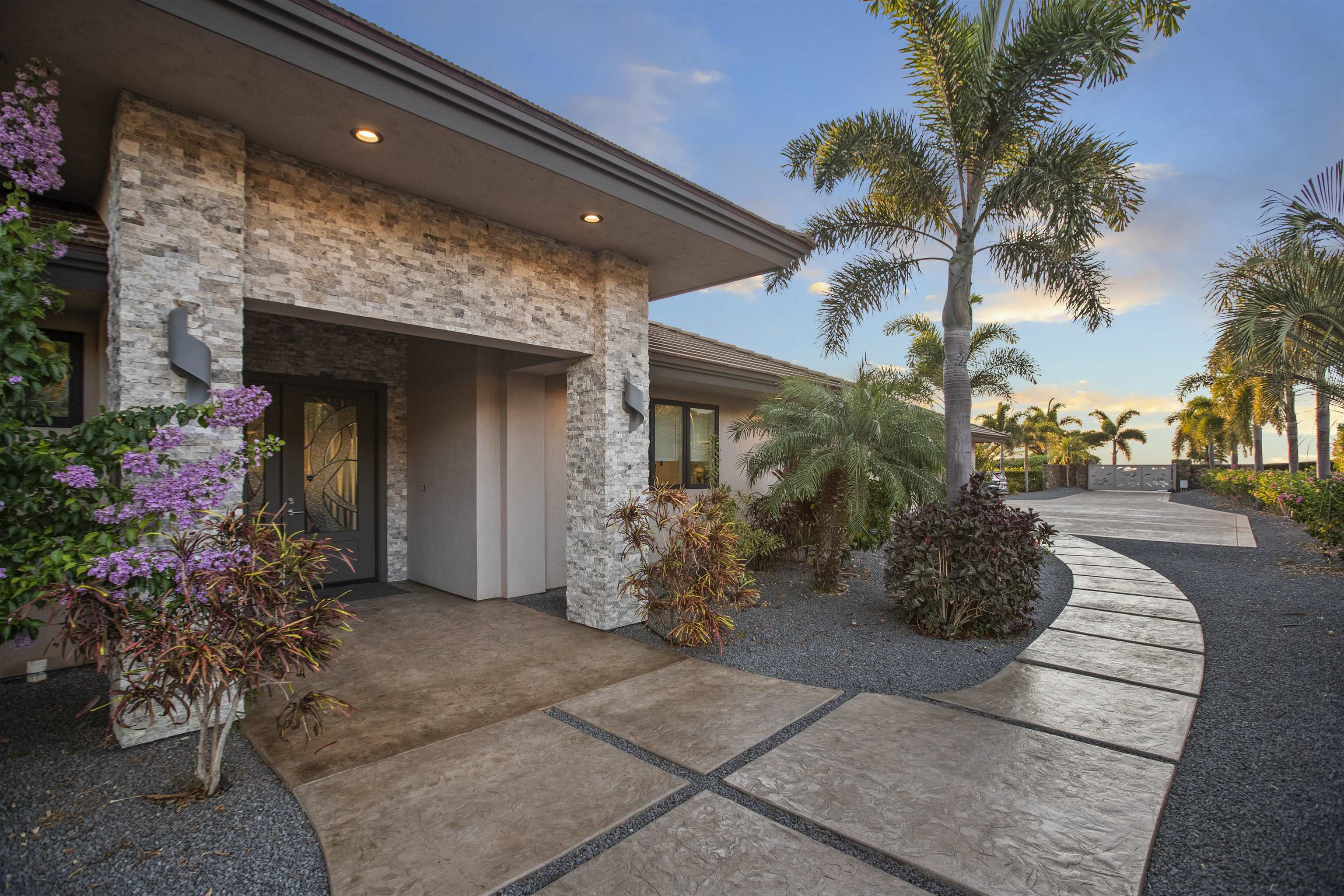 200 Hokiokio Pl Property Photo 12