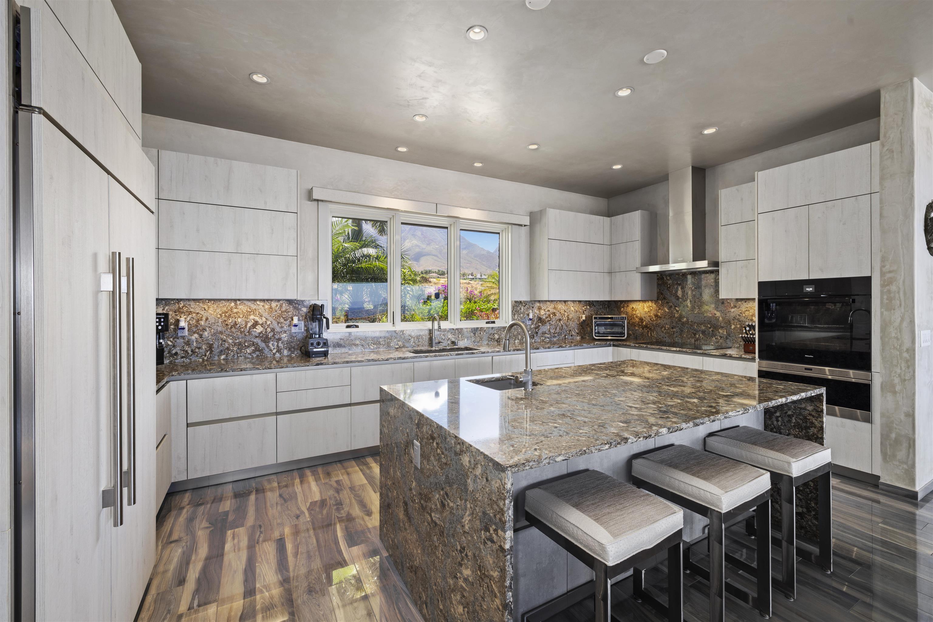 200 Hokiokio Pl Property Photo 16