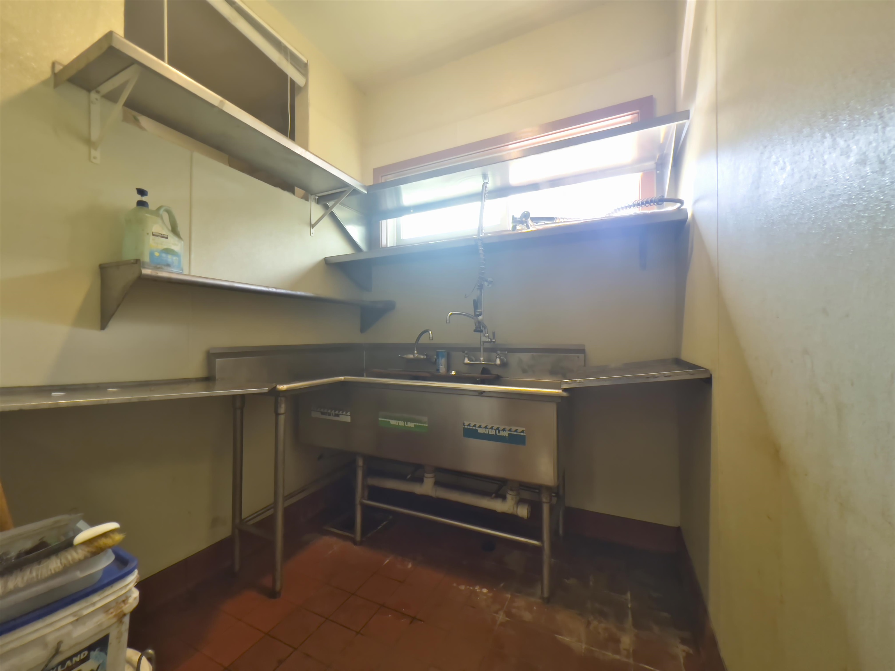 318 N Market St Property Photo 9