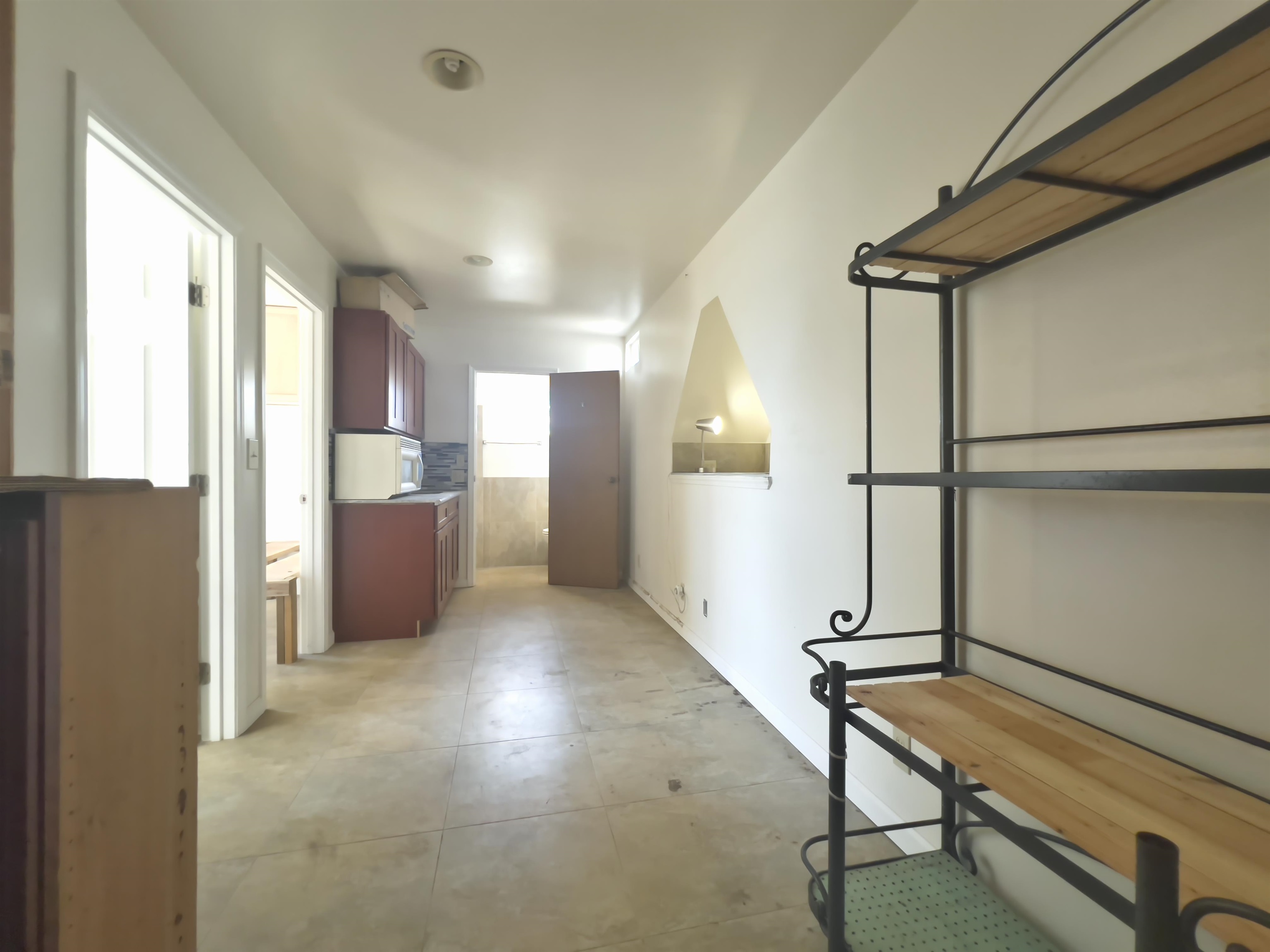 318 N Market St Property Photo 19