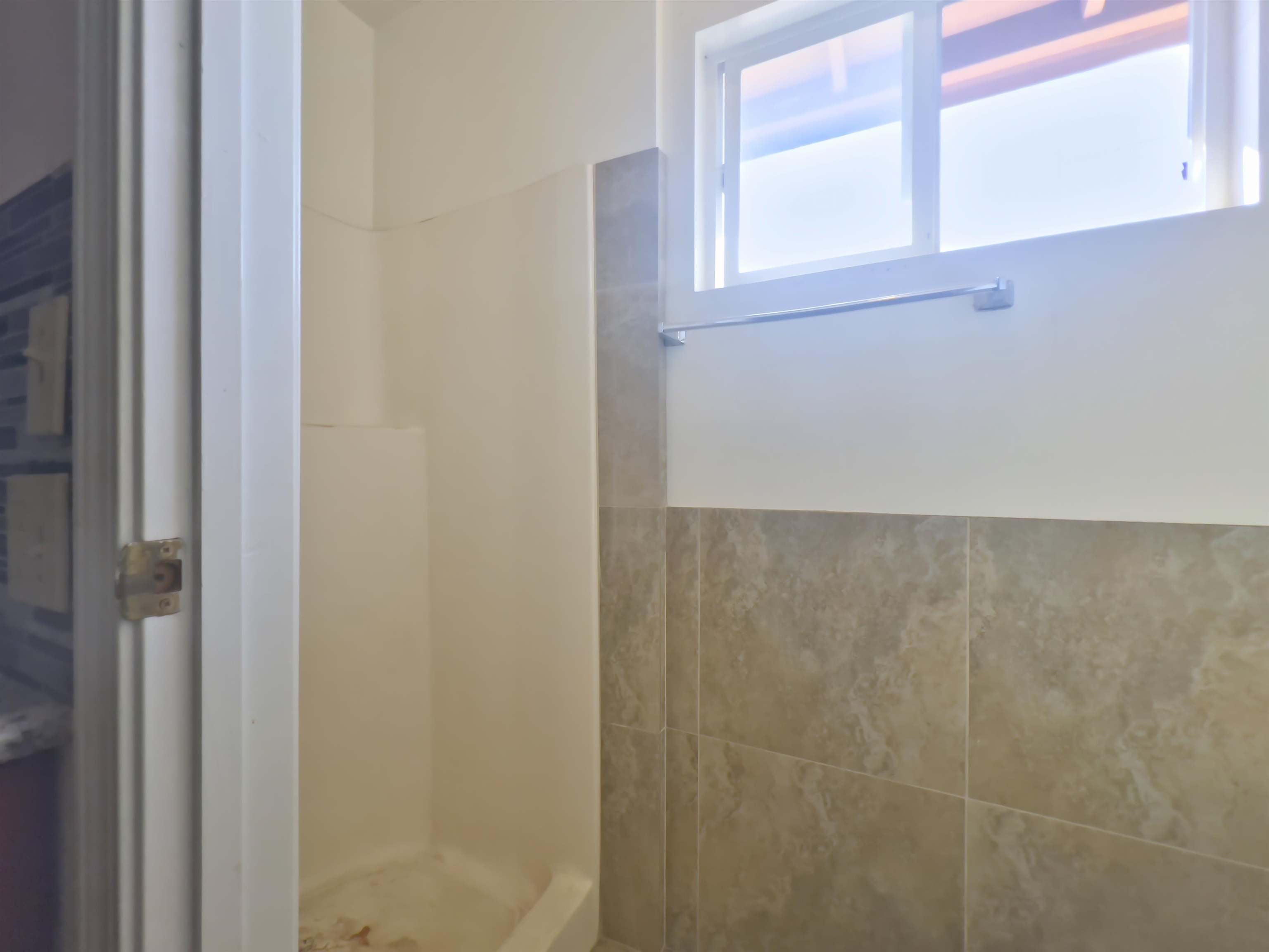 318 N Market St Property Photo 24