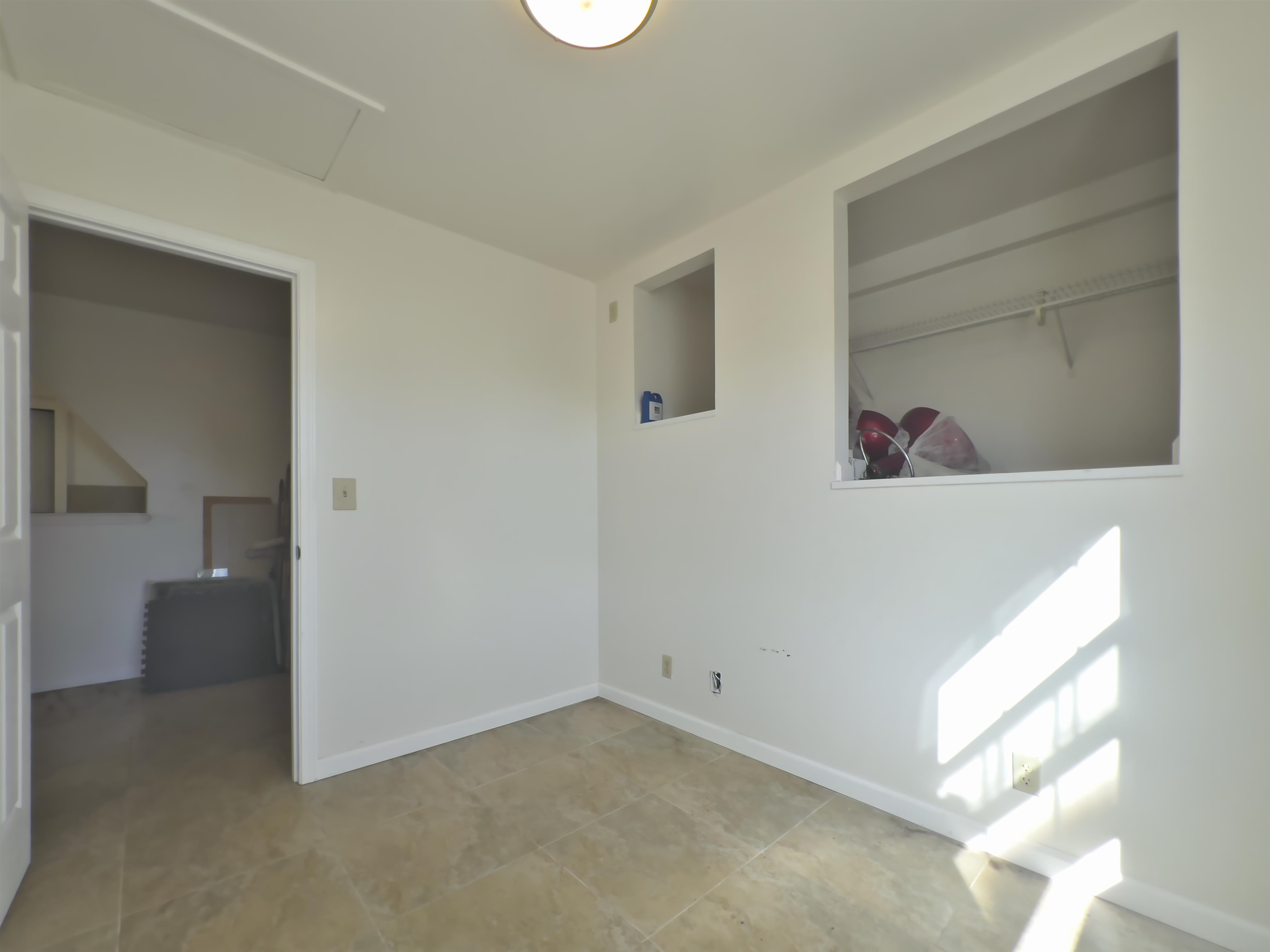 318 N Market St Property Photo 27
