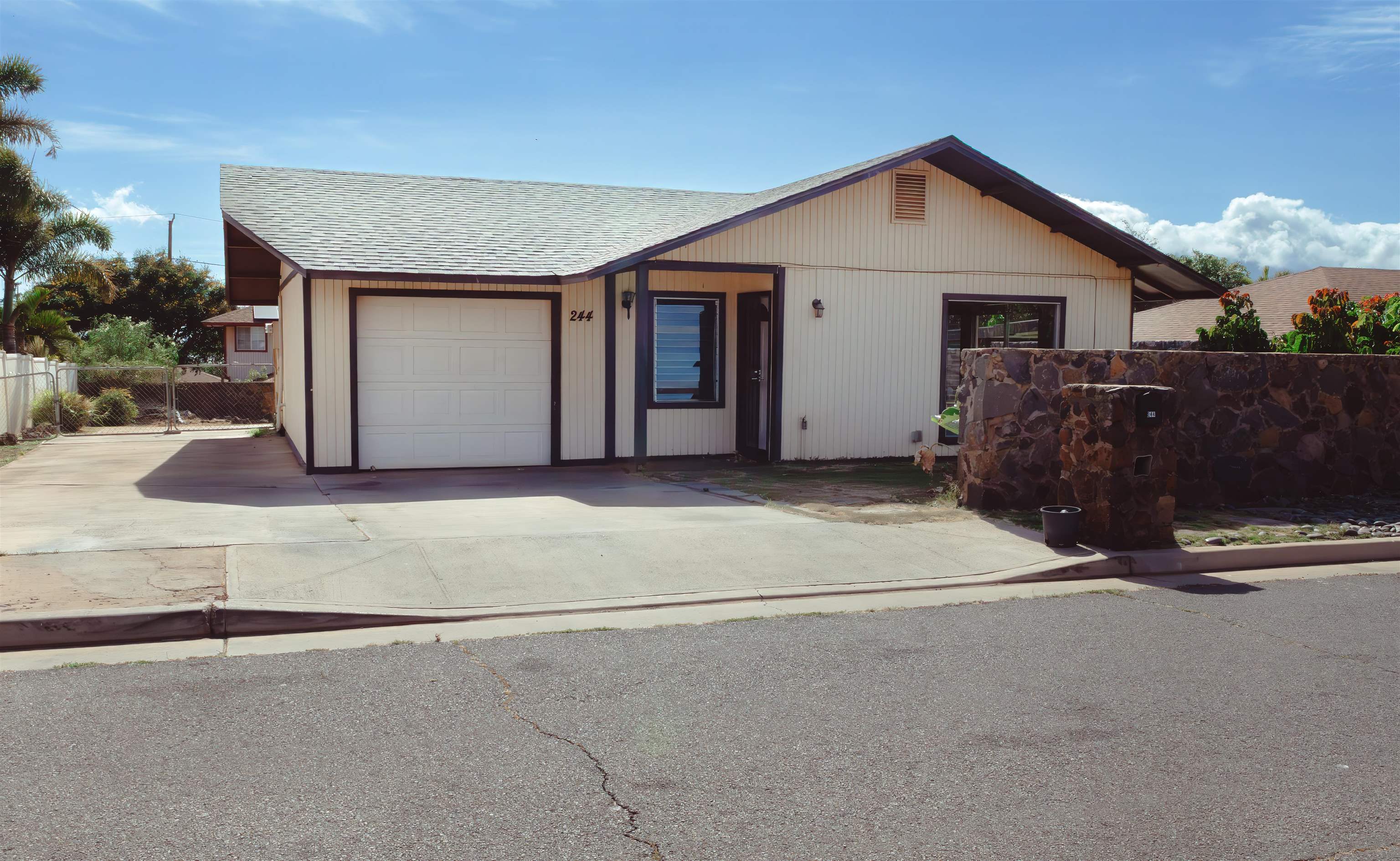 244 Hoalike St Property Photo 1