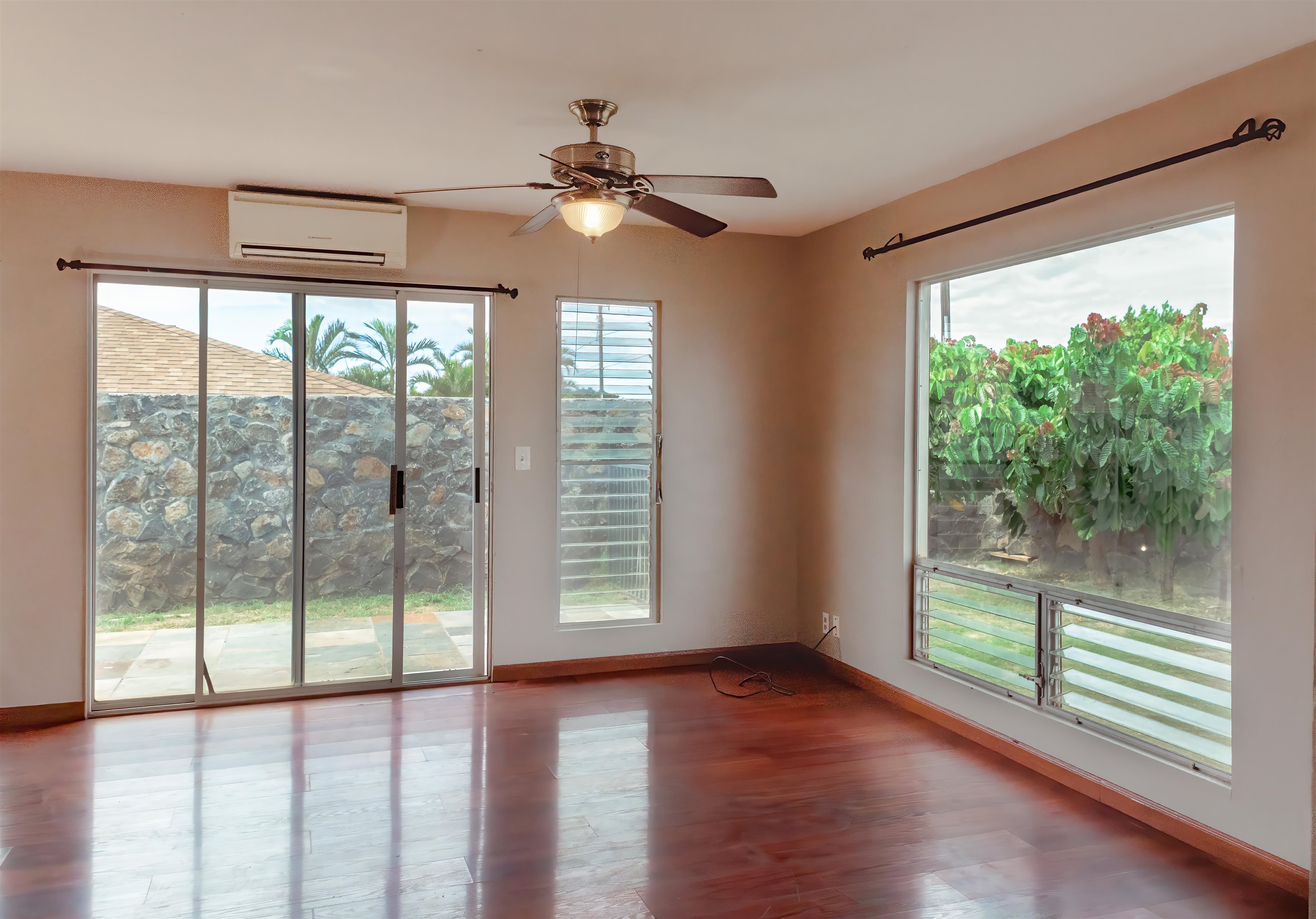 244 Hoalike St Property Photo 2