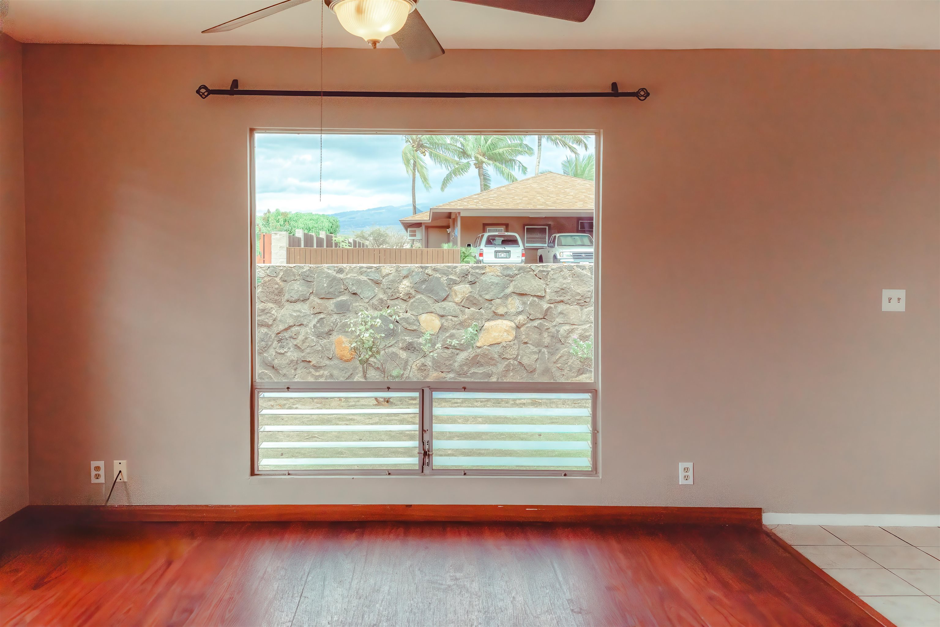 244 Hoalike St Property Photo 4