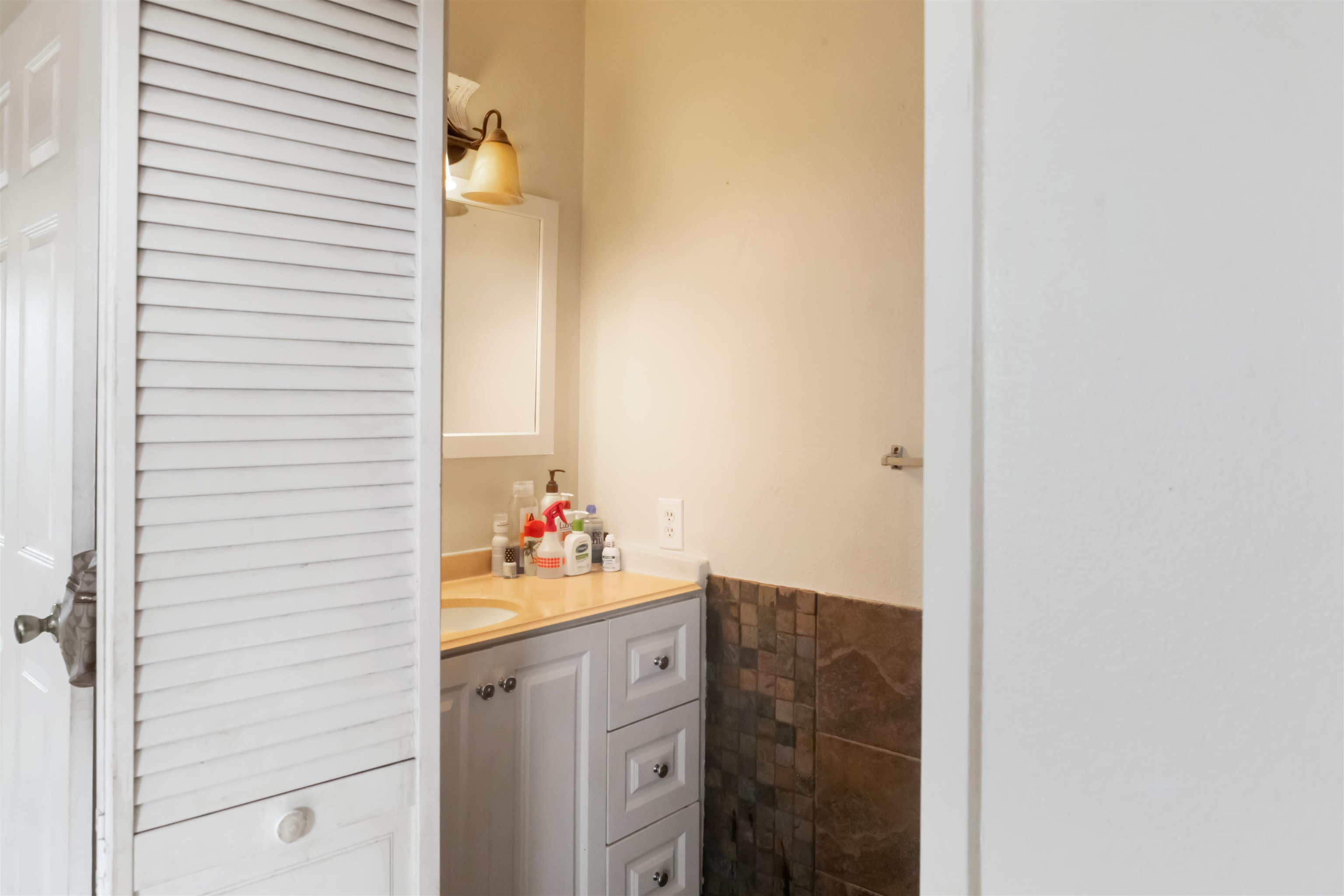 244 Hoalike St Property Photo 18