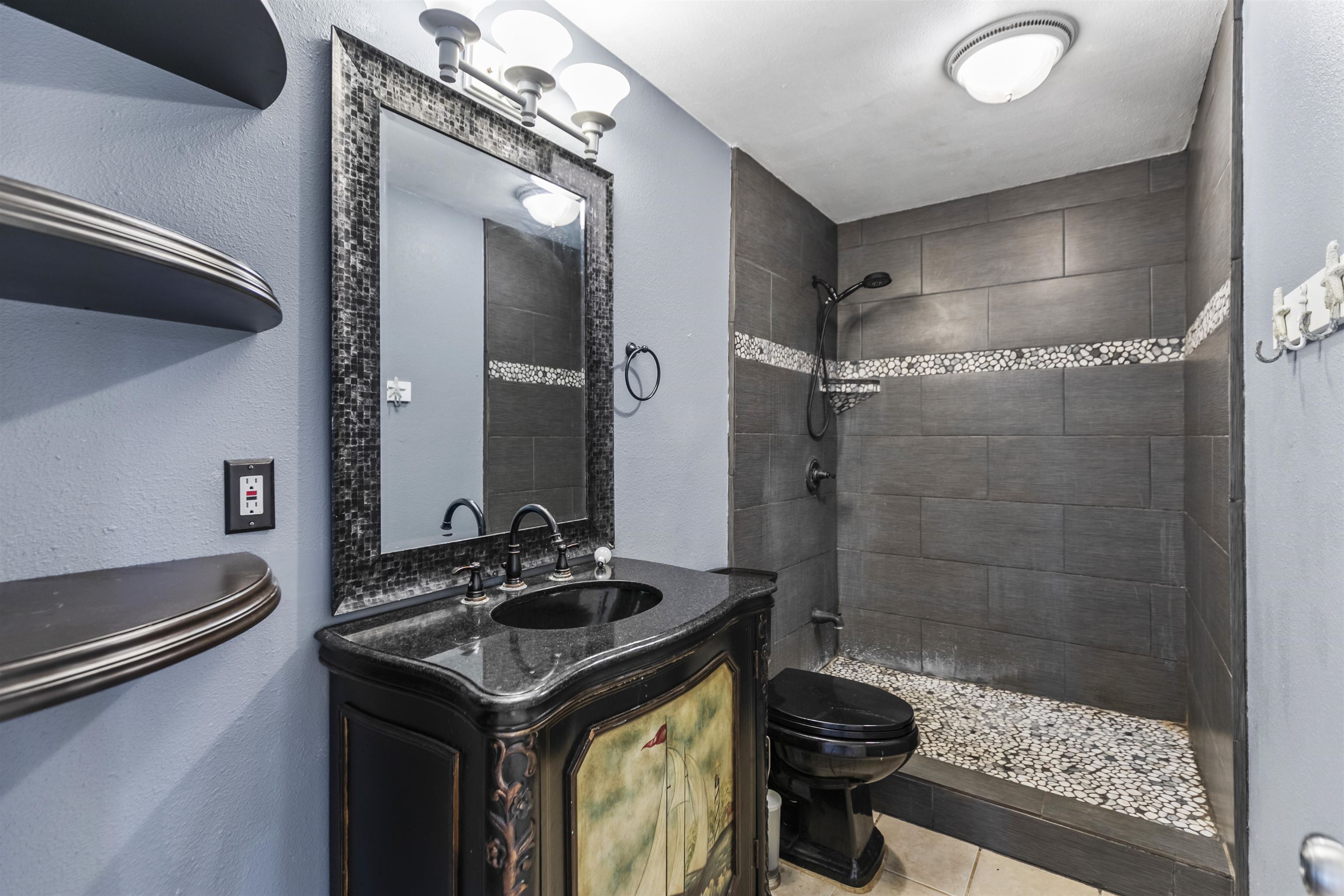 573 Pili Loko St Property Photo 10