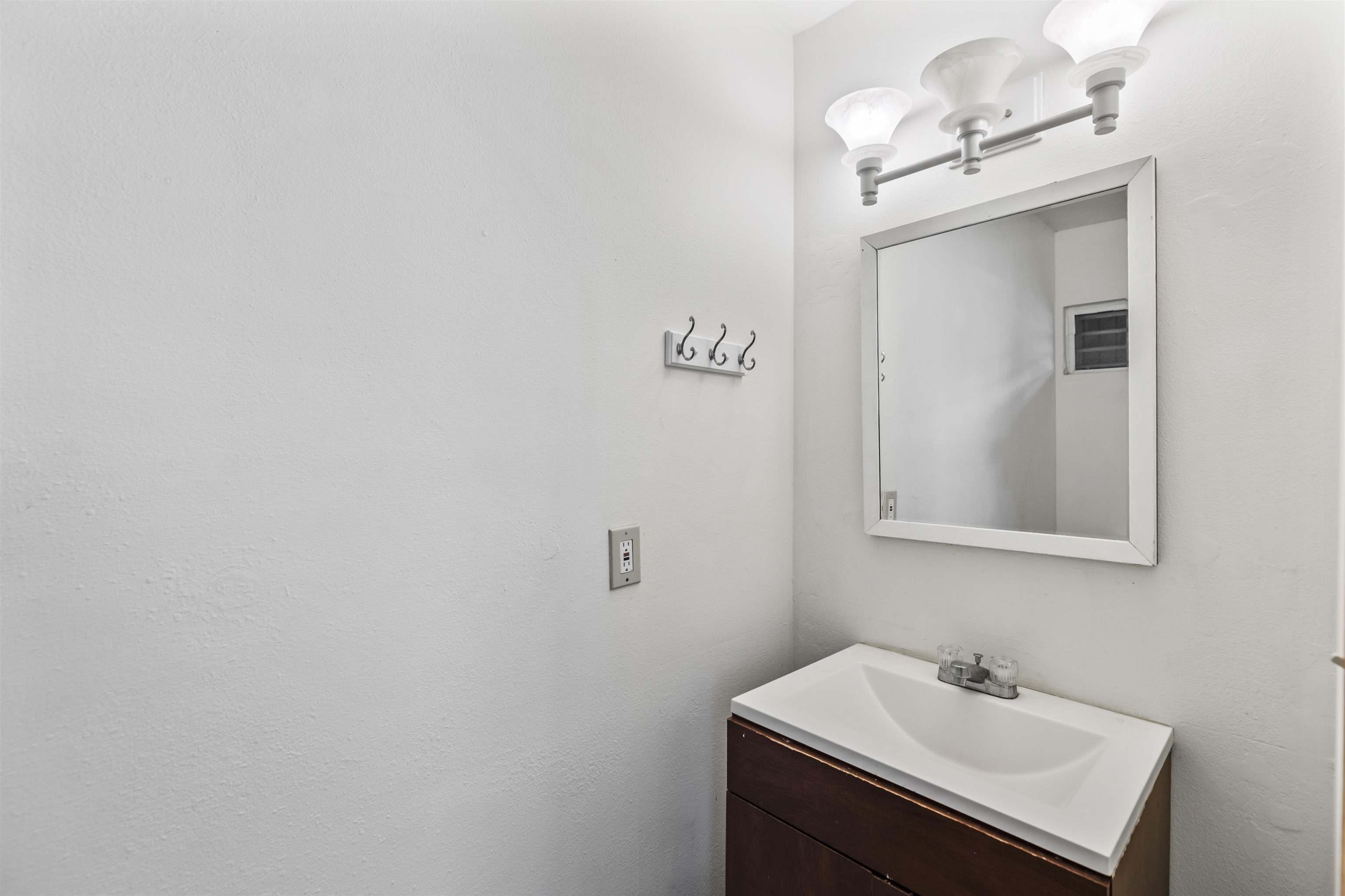 573 Pili Loko St Property Photo 16