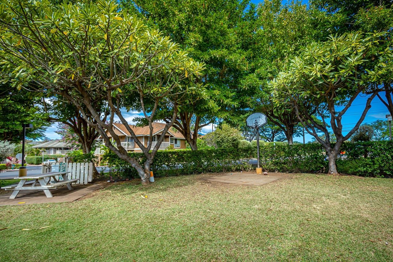 140 Uwapo Rd Property Photo 42