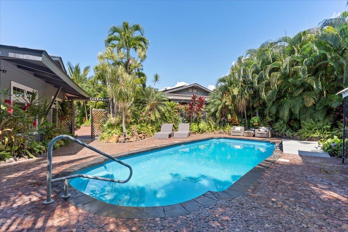 440 Mikioi Pl Property Photo 2
