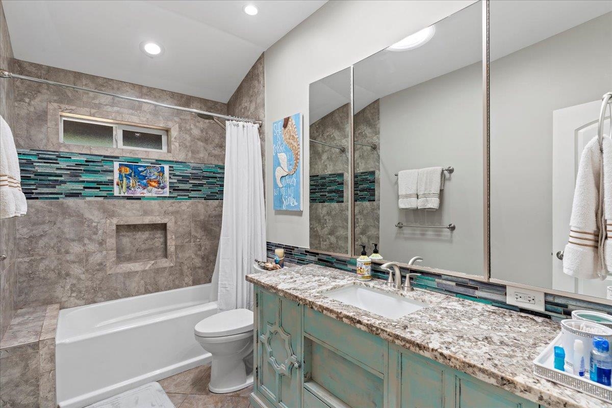 440 Mikioi Pl Property Photo 44