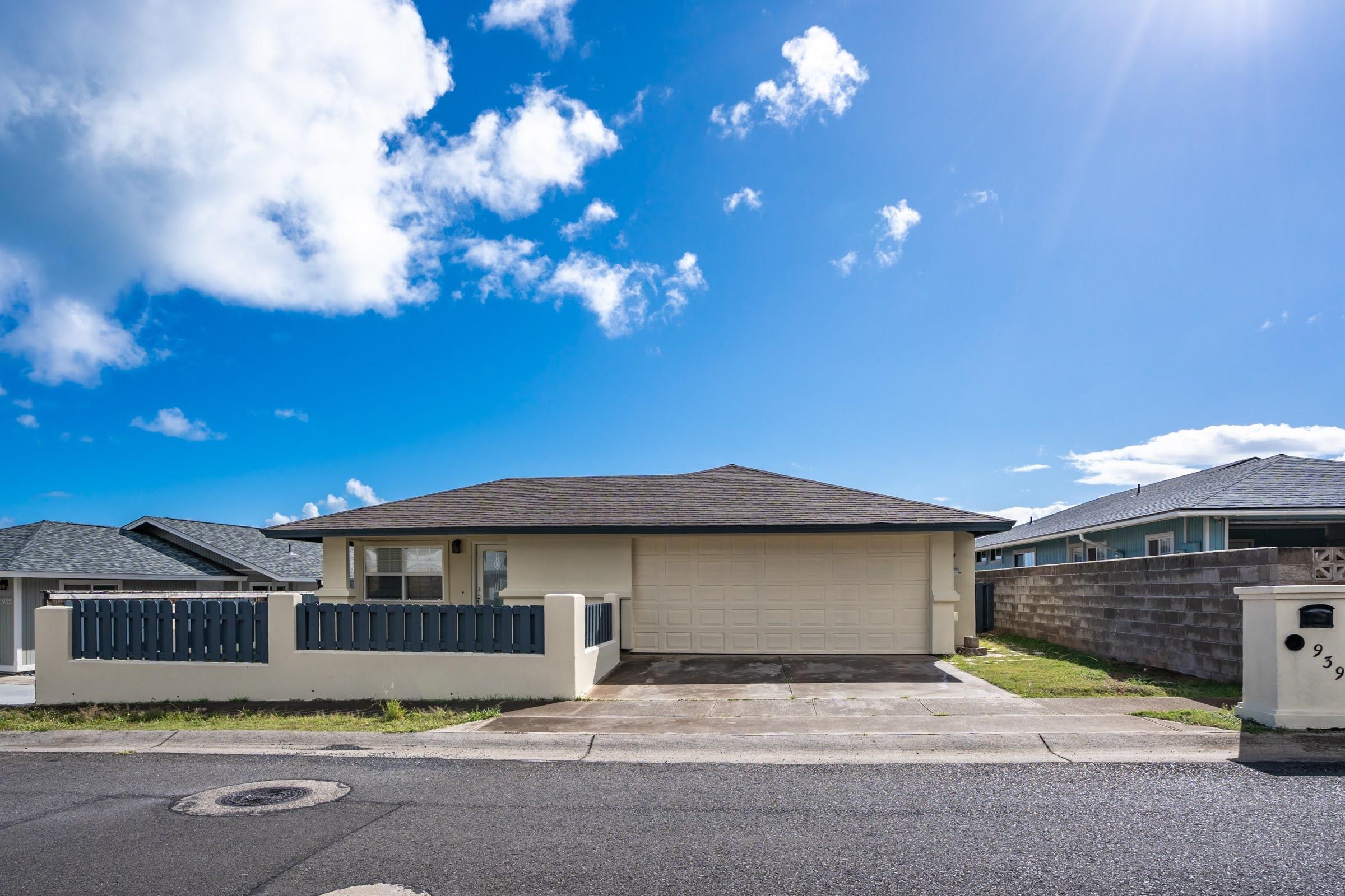 939 Hoomau St Property Photo 3