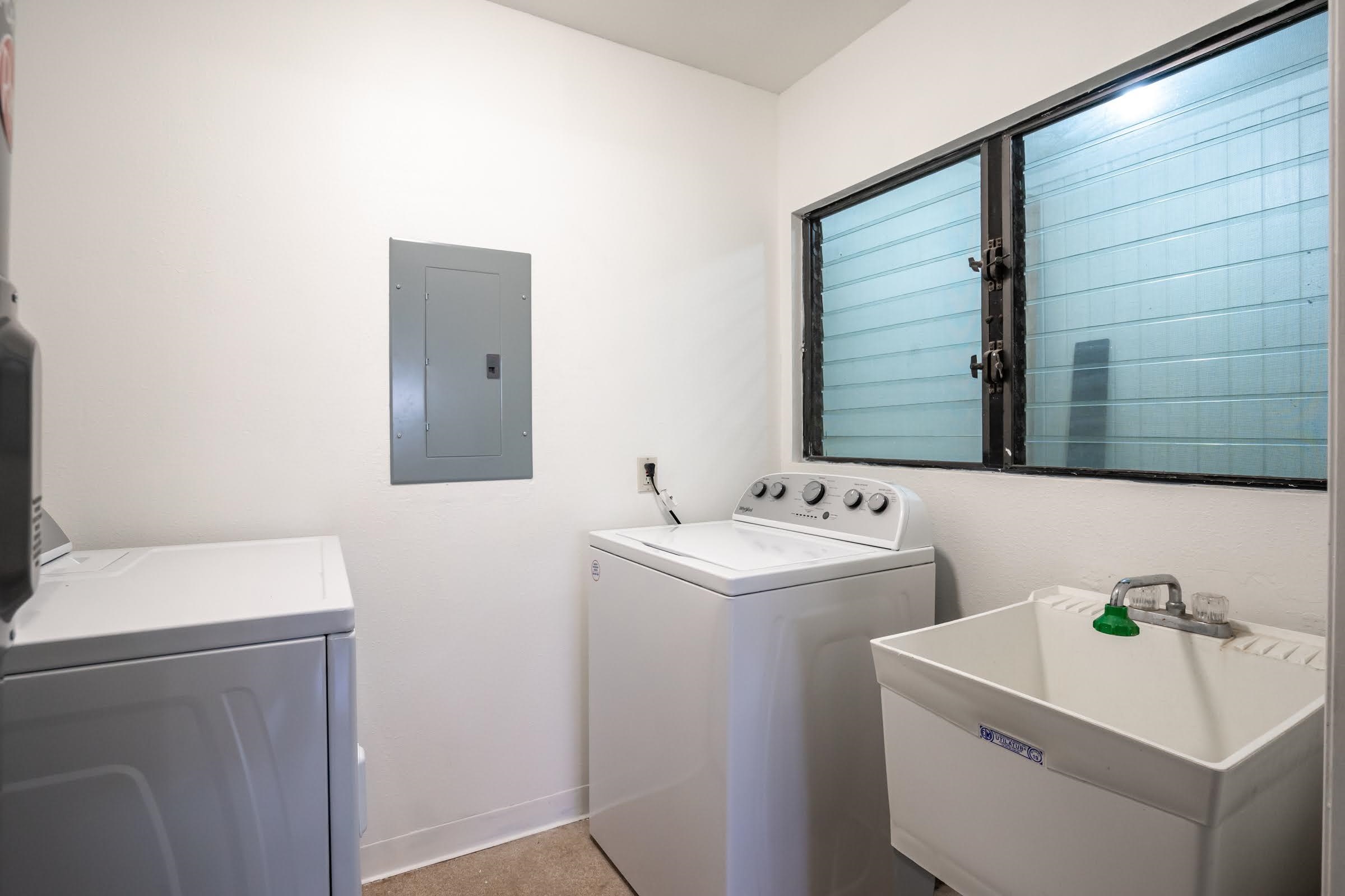 939 Hoomau St Property Photo 32
