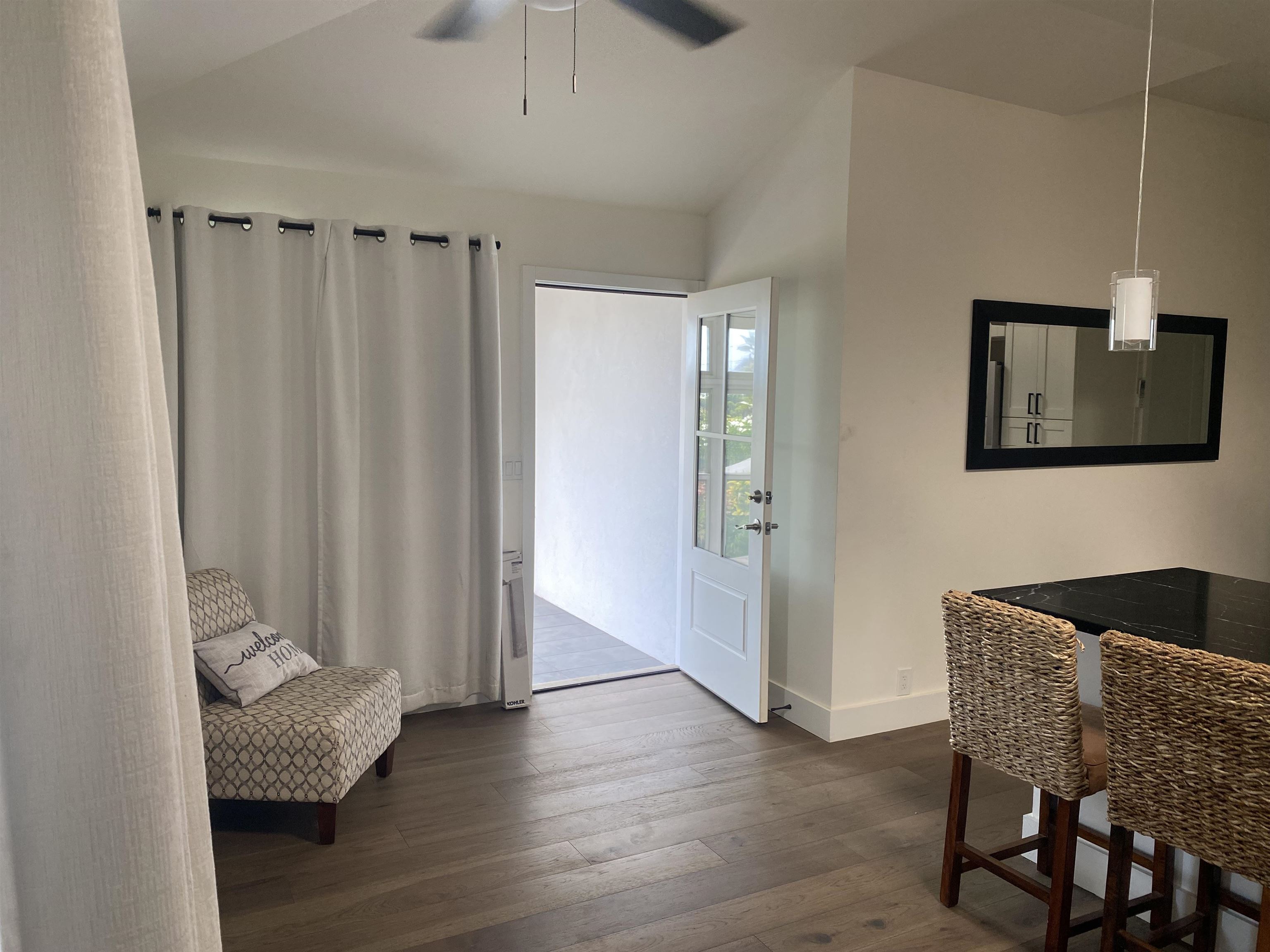 641 Linekona Pl Property Photo 3