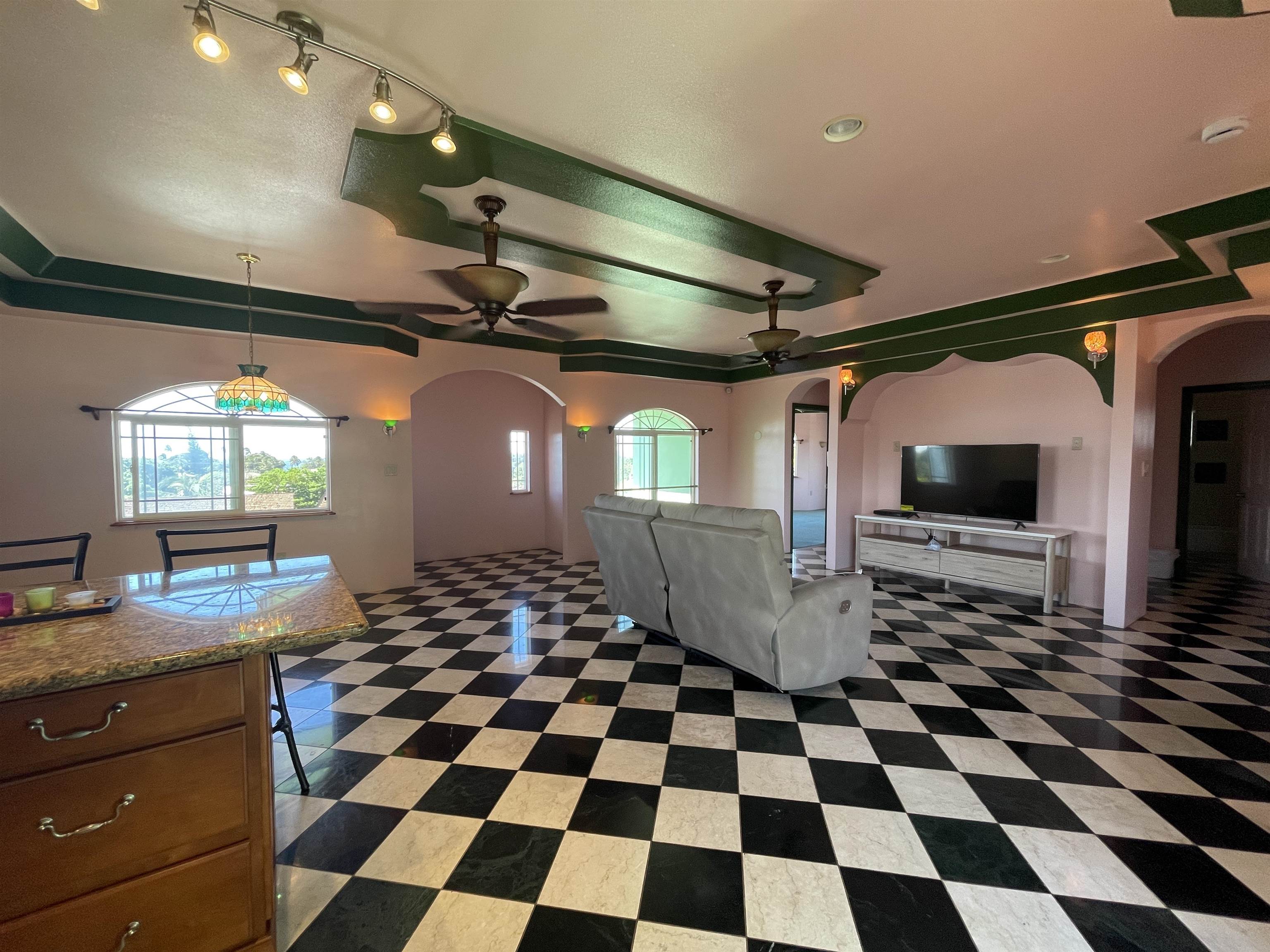 299 Olani Pl Property Photo 9