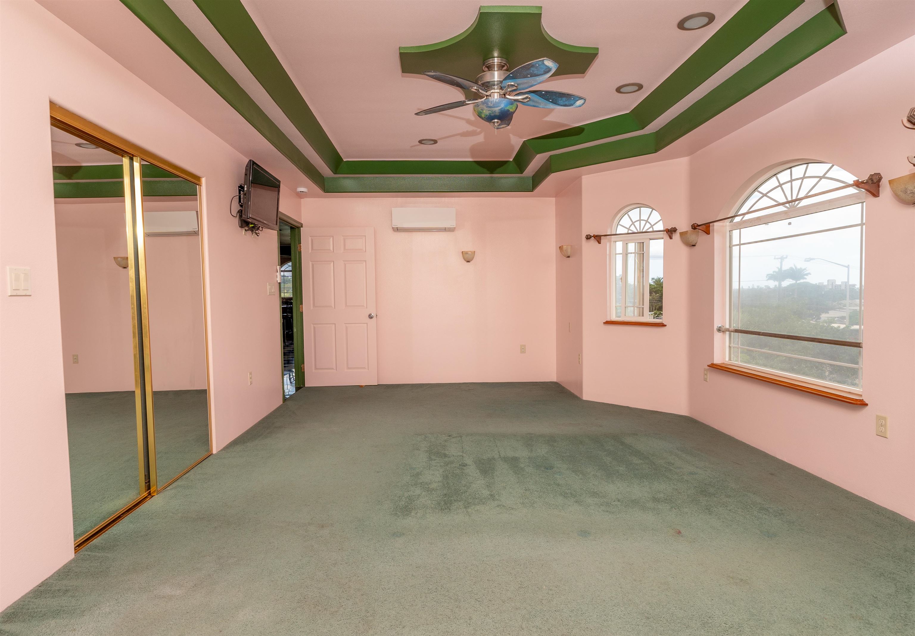 299 Olani Pl Property Photo 13