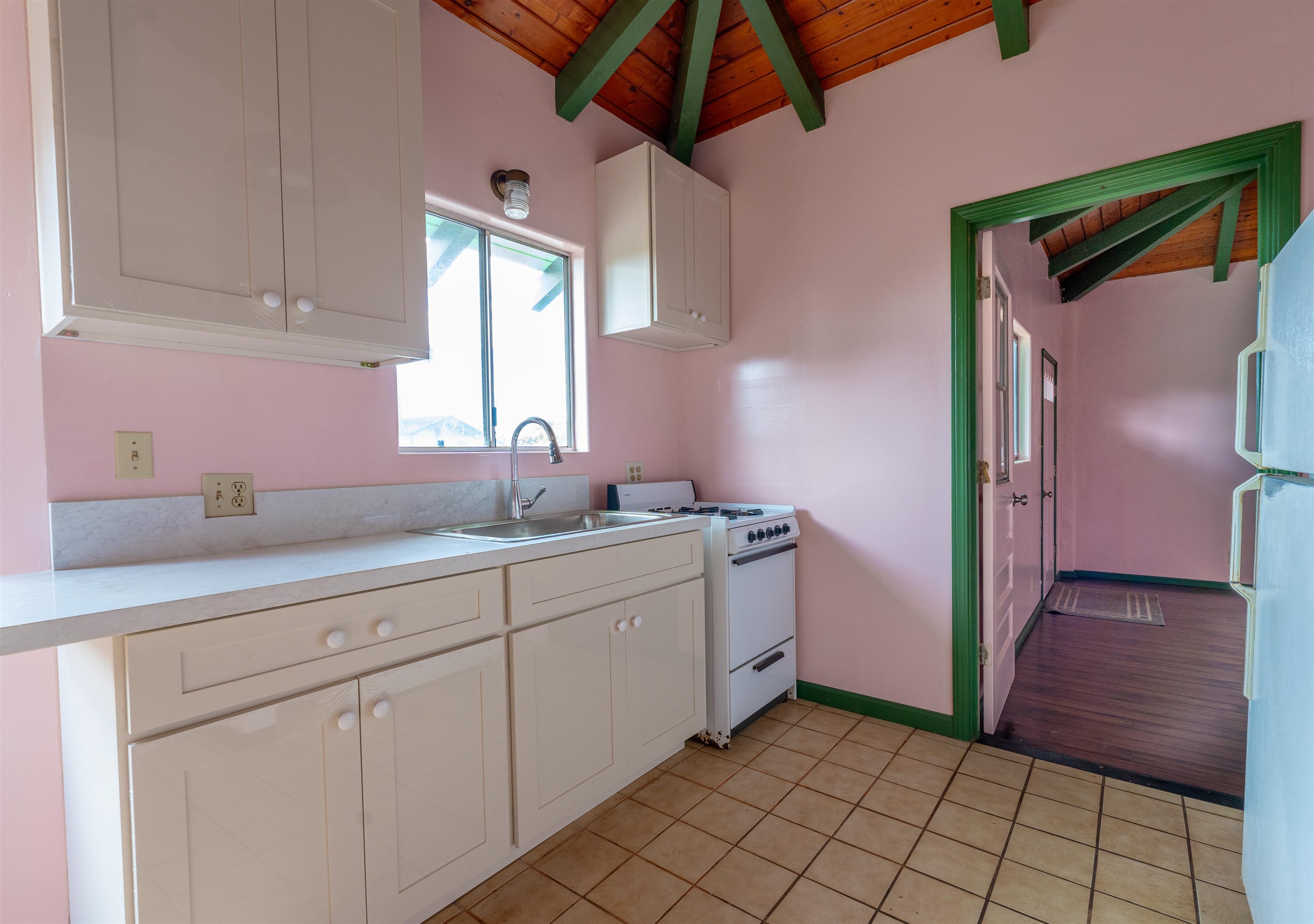 299 Olani Pl Property Photo 23