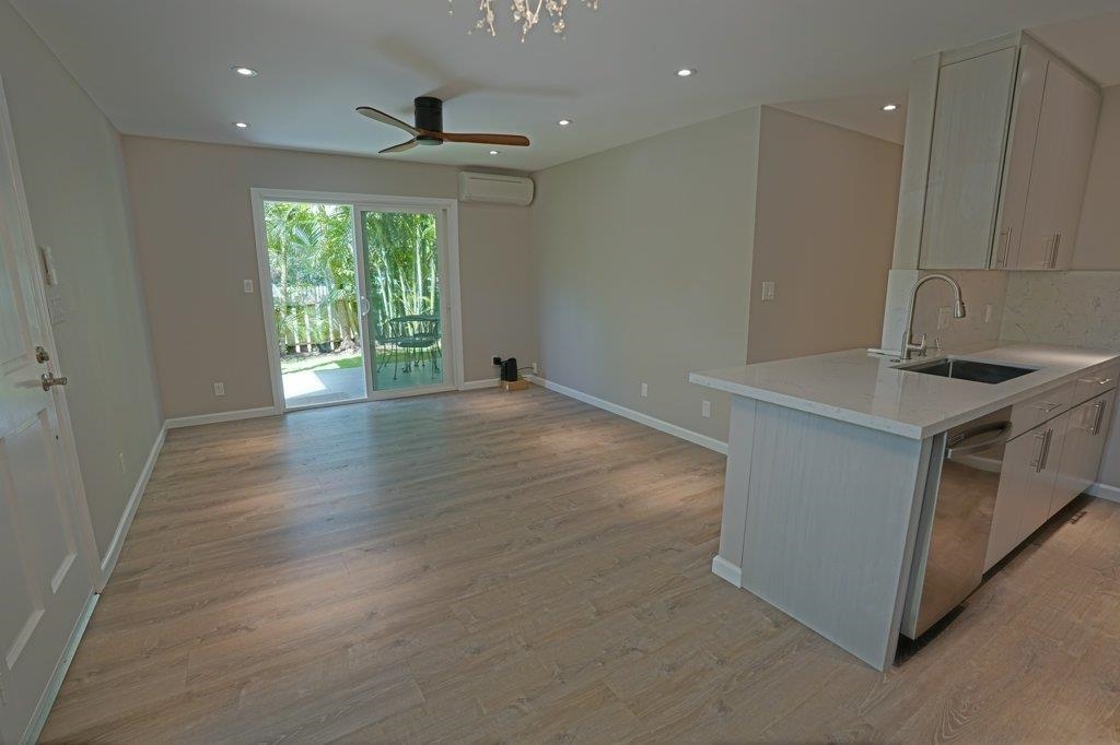 140 Uwapo Rd Property Photo 16