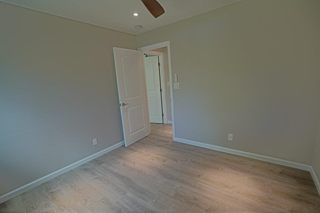140 Uwapo Rd Property Photo 23
