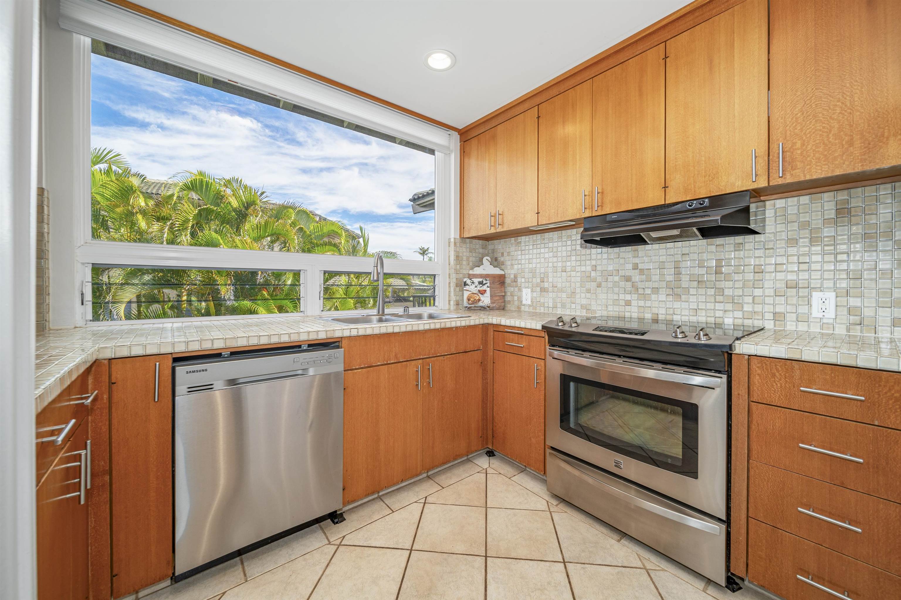 500 Bay Dr Property Photo 8