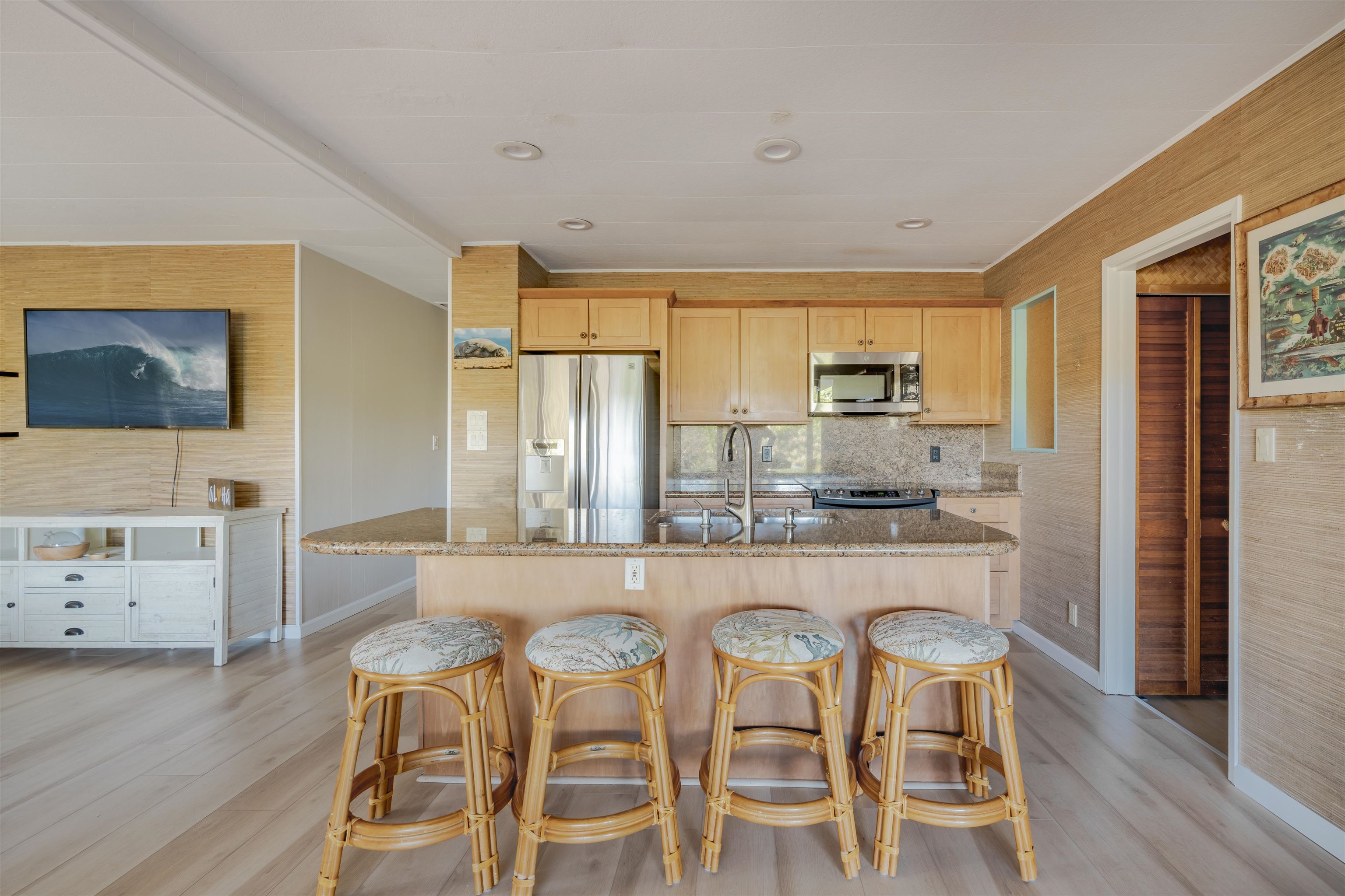 5221-b Kohi St Property Photo 12