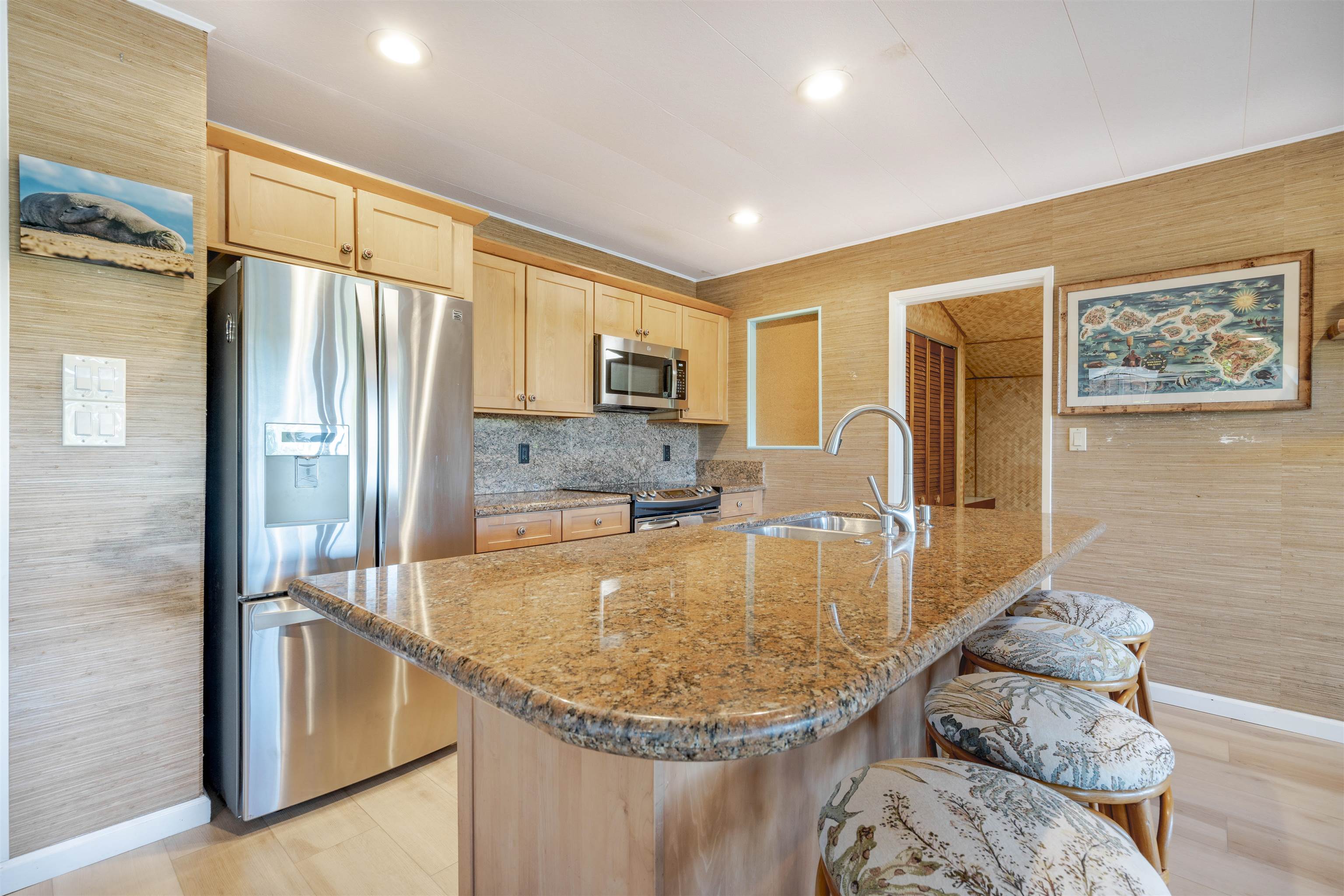 5221-b Kohi St Property Photo 16
