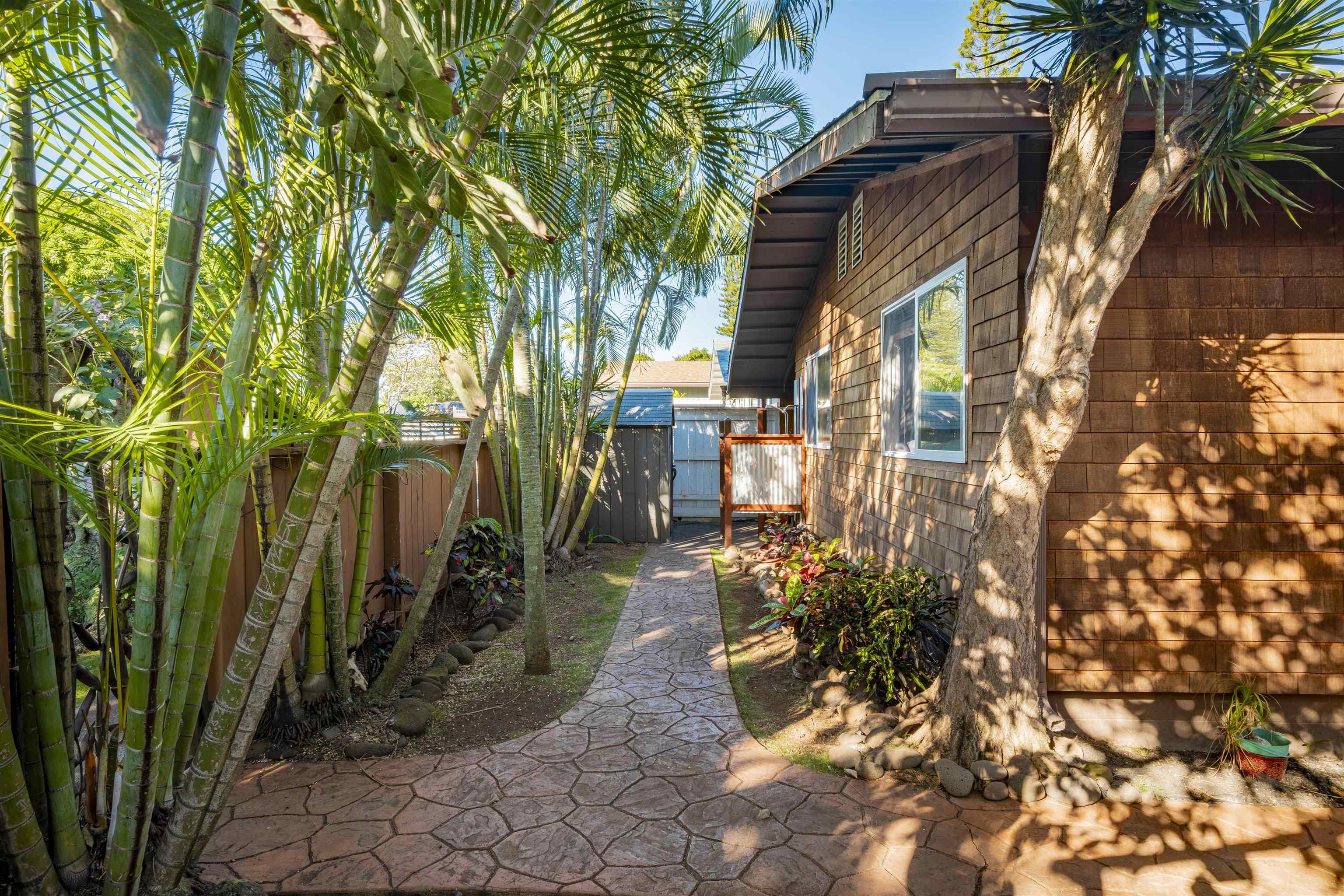 5221-b Kohi St Property Photo 37