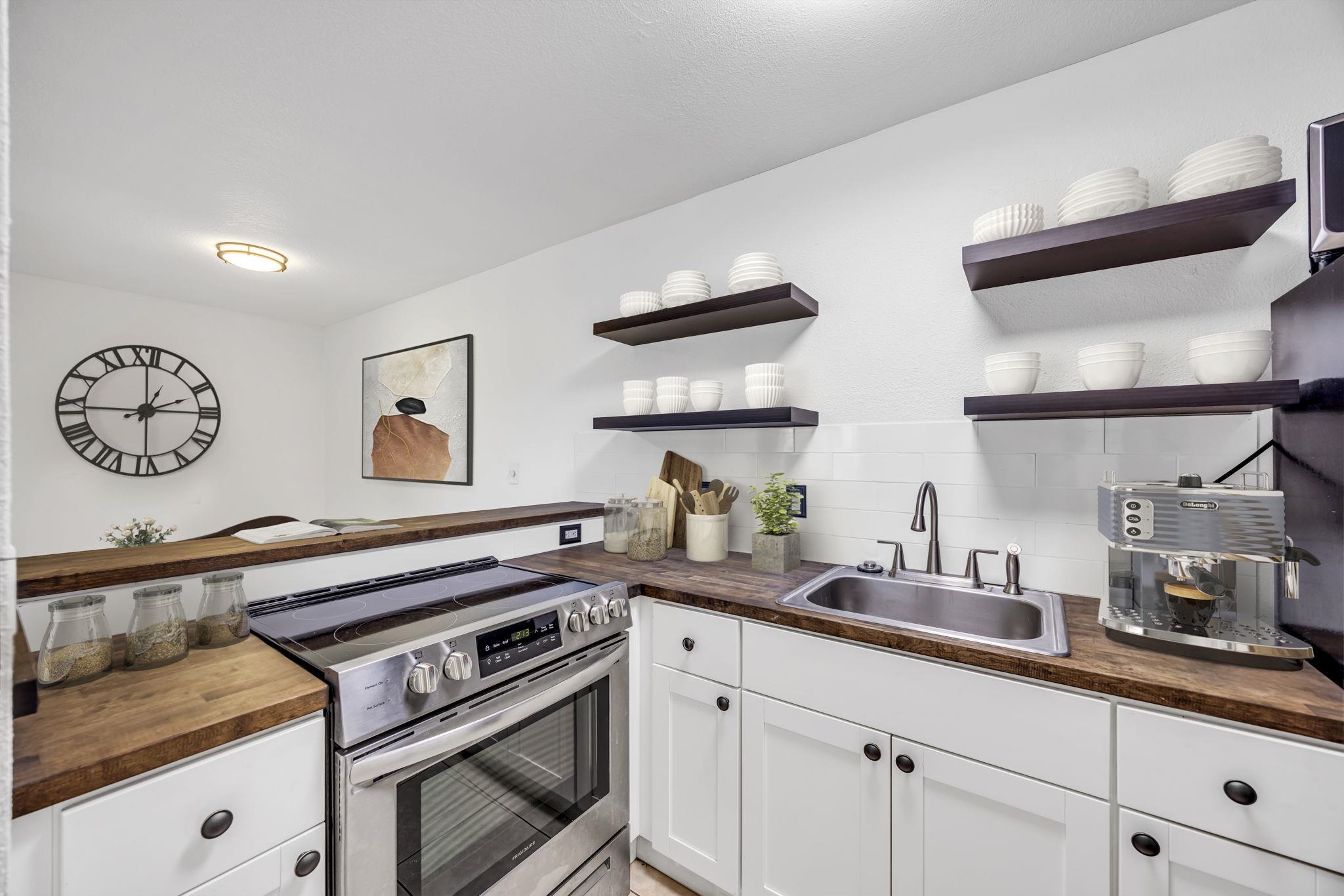 160 Keonekai Rd Property Photo 14