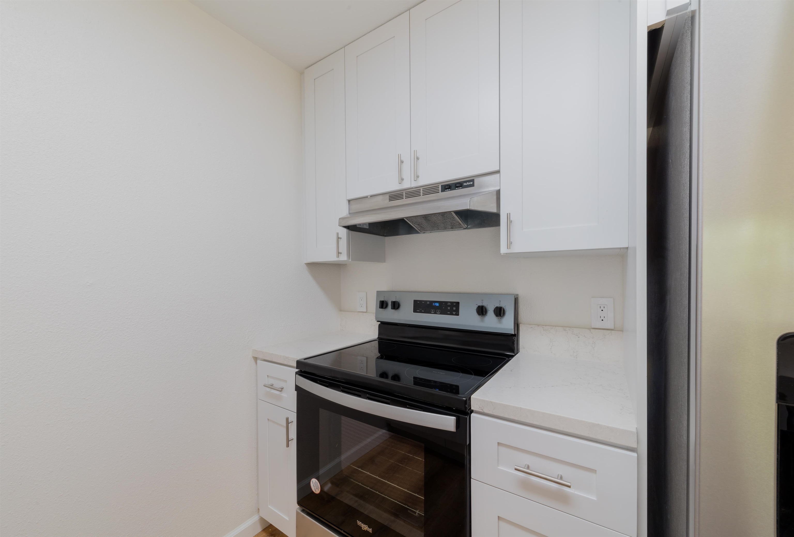 160 Keonekai Rd Property Photo 11