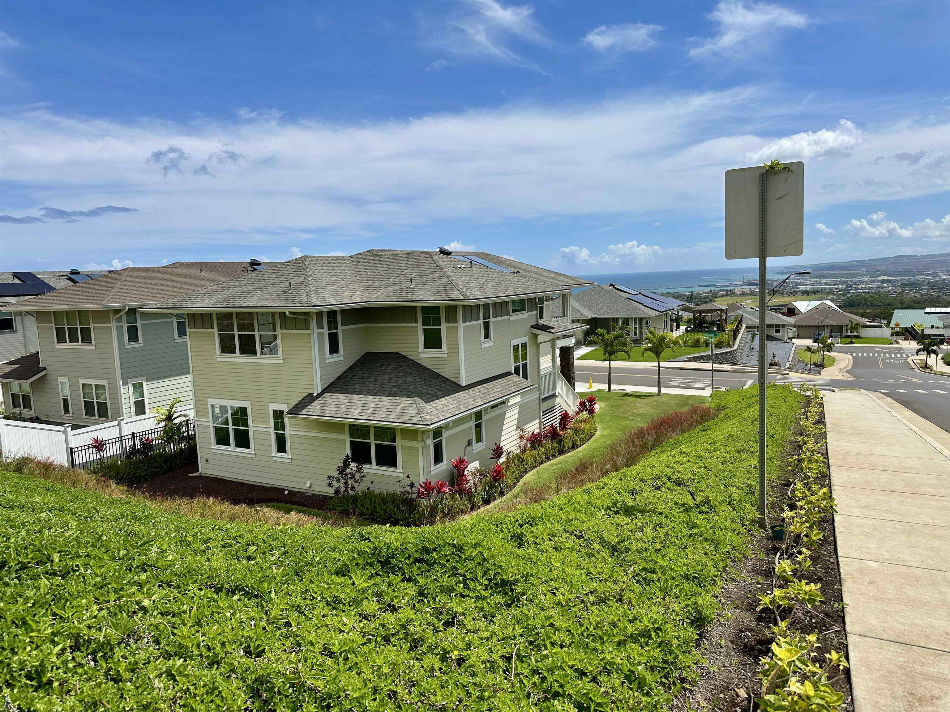 90 Kupaloke St Property Photo 2