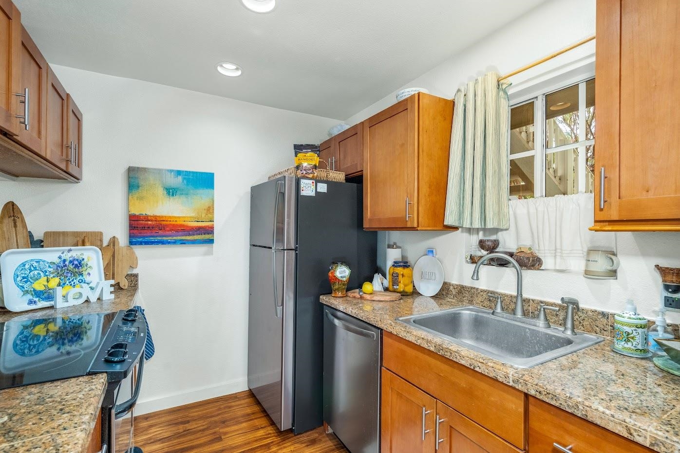 160 Keonekai Rd Property Photo 7