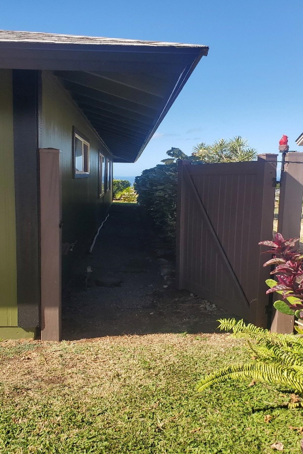1701 Hooli St Property Photo 3