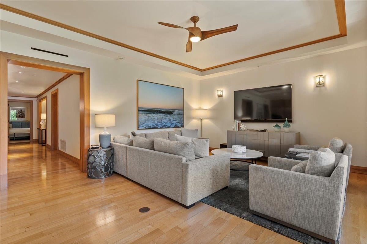 1 Bay Dr Property Photo 4